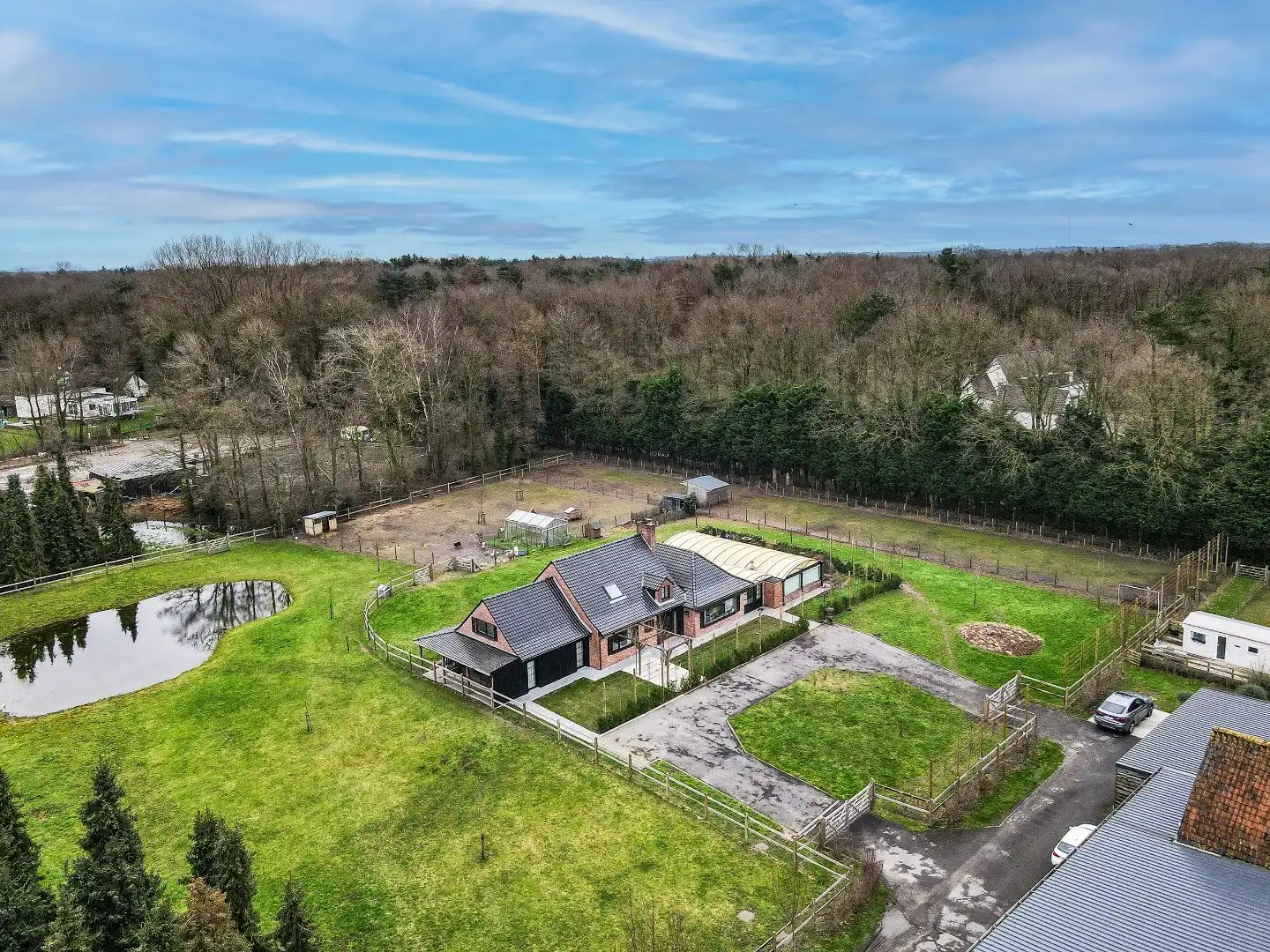 Exclusief domein met restaurant/feestzaal en luxueuze woning op 5 Ha te Torhout foto 12