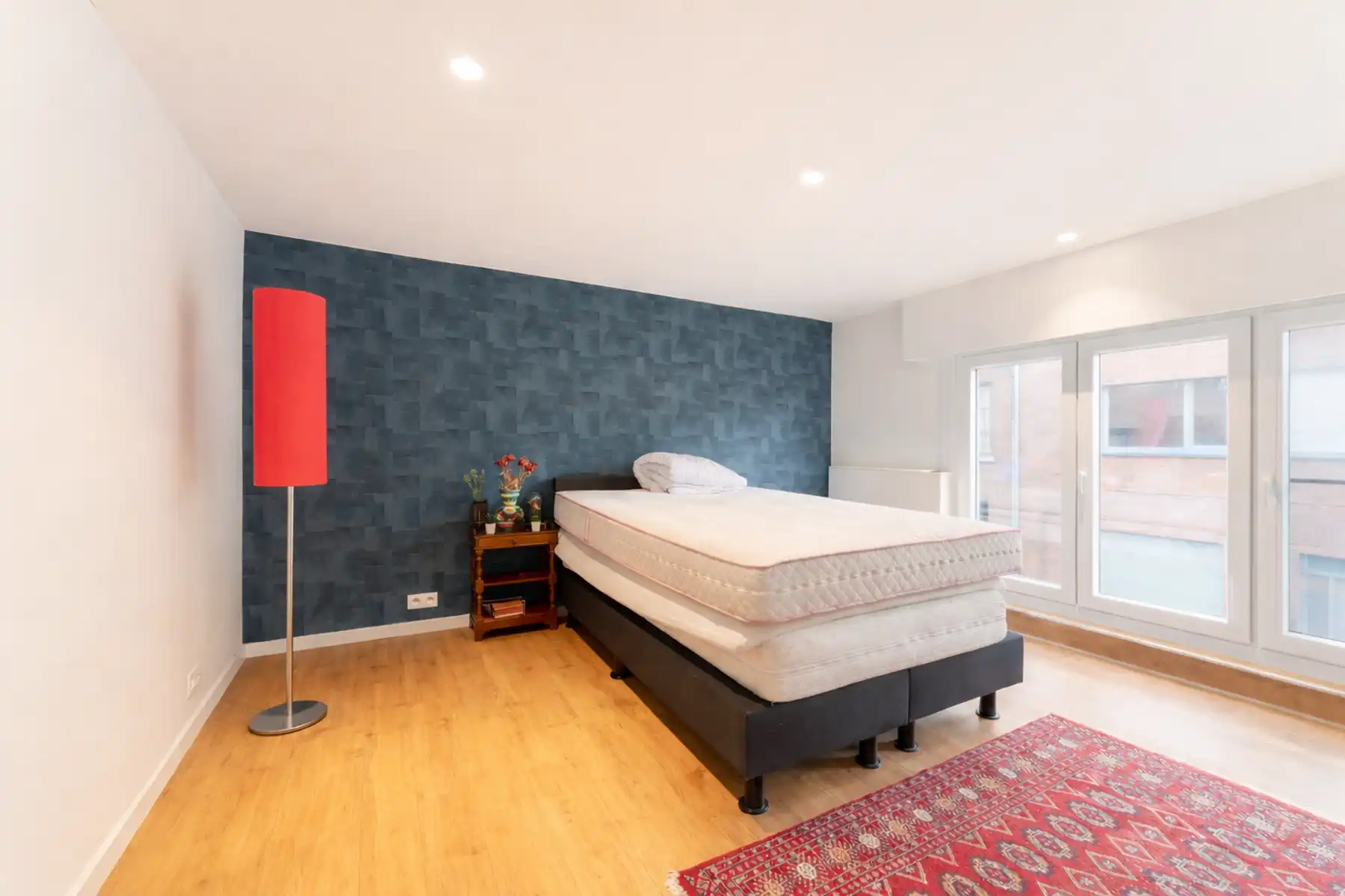 Charmante gerenoveerde woning met 3 slpk en 2 garages  foto 19