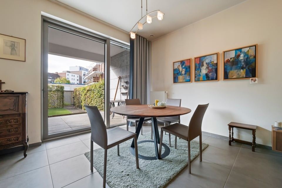 KNAP INSTAPKLAAR APPARTEMENT MET STAANPLAATS IN HET CENTRUM VAN HASSELT foto 14