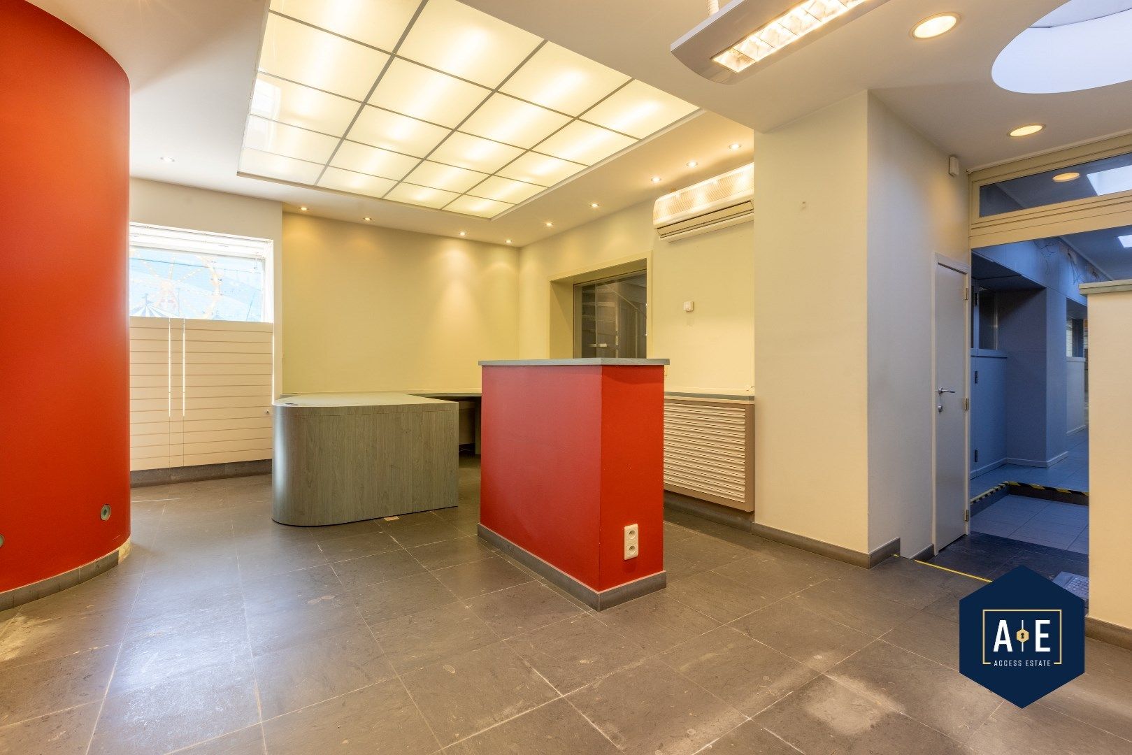 Commerciële ruimte/kantoren in centrum Wetteren te huur foto 5