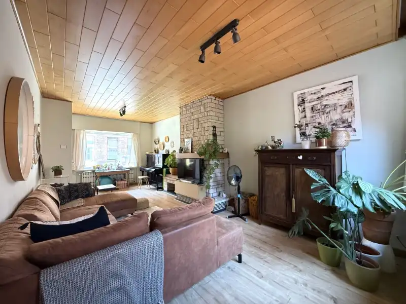 Ruime woning met tuin en garage op uitstekende ligging foto 4