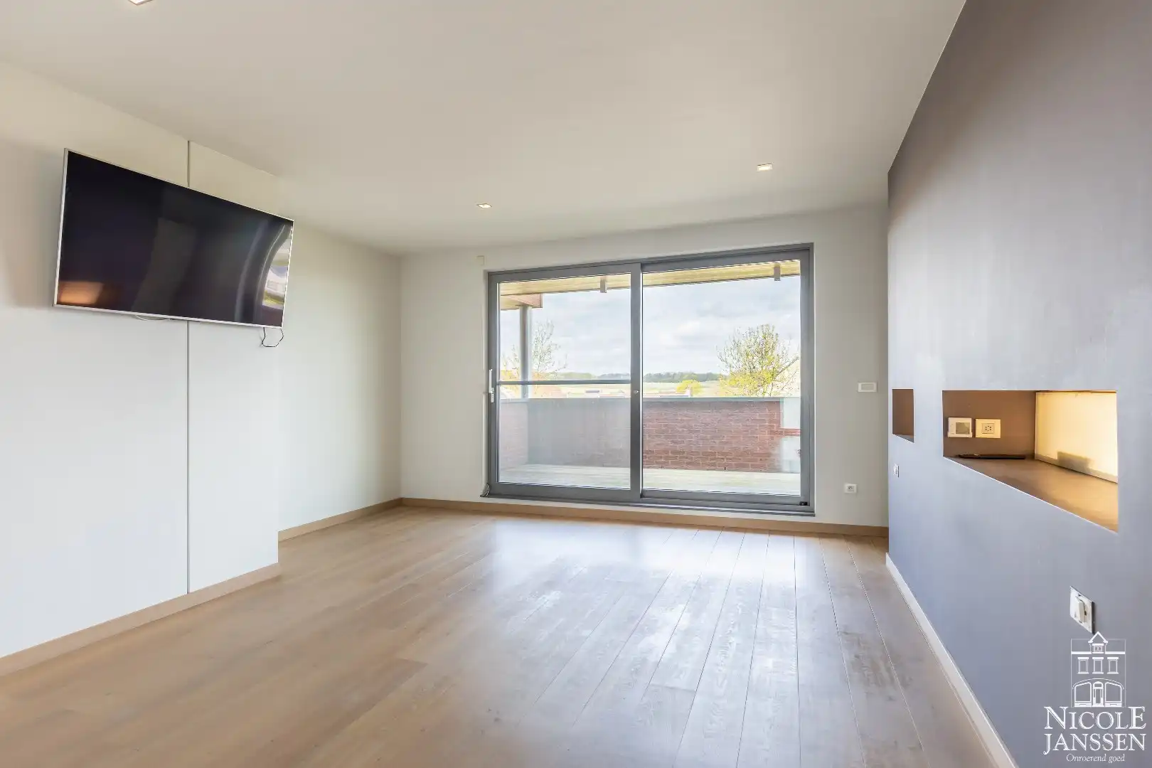 Zeer moderne en luchtige woning met twee slaapkamers gelegen op een rustige locatie foto 25