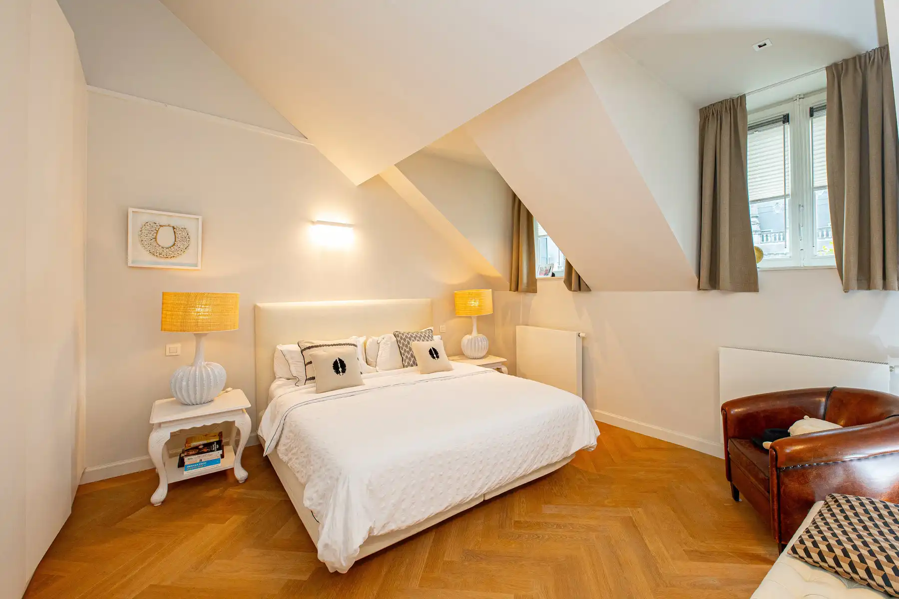 Gerenoveerd, authentiek 3 slpk. app. op toplocatie + terras + P  foto 14