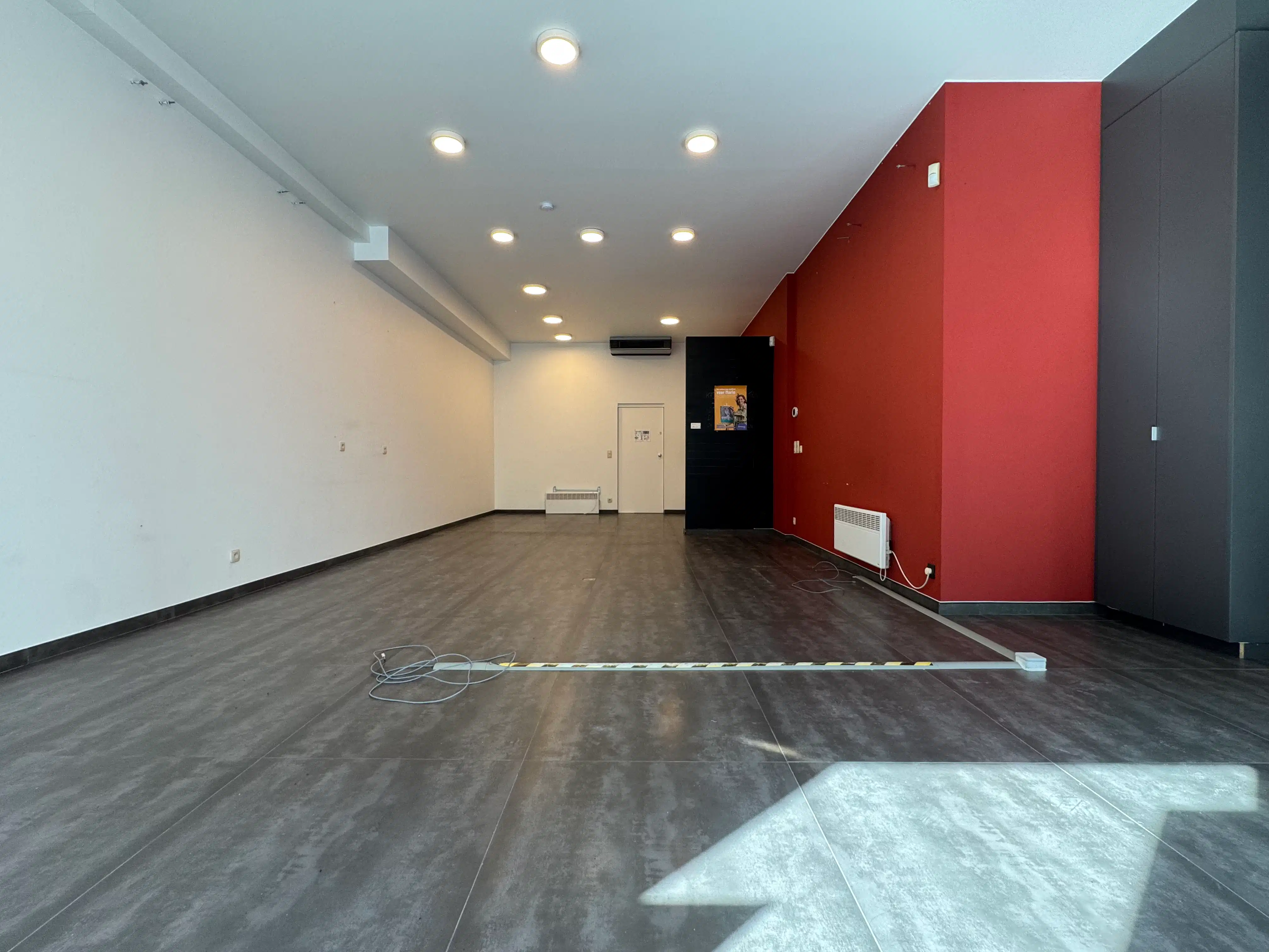 Handelsgelijkvloers 69m² foto 4