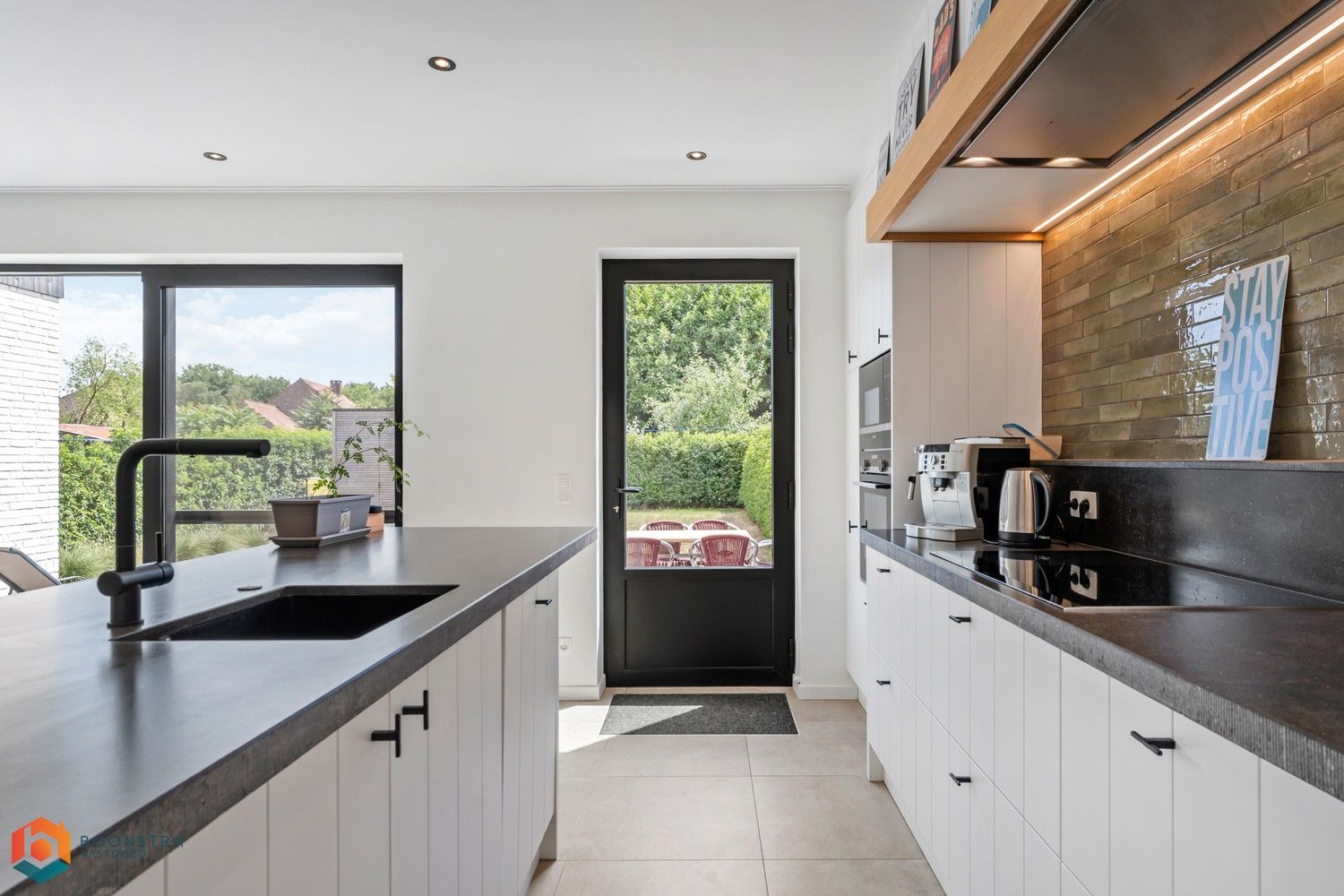 Instapklare woning met 5 slpkrs en tuin te Itegem foto 4