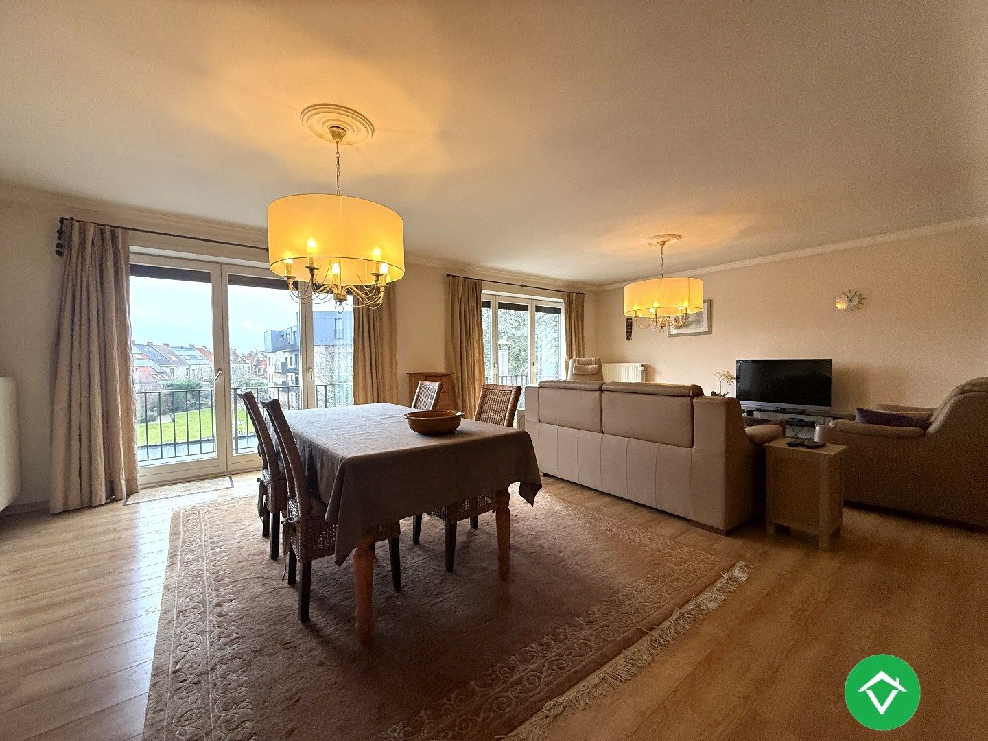 Ruim 2-slaapkamersappartement met garage in centrum Roeselare  foto 3