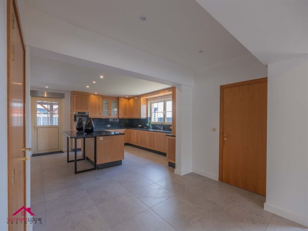Gerenoveerde verrassend ruime vrijstaande woning foto 15