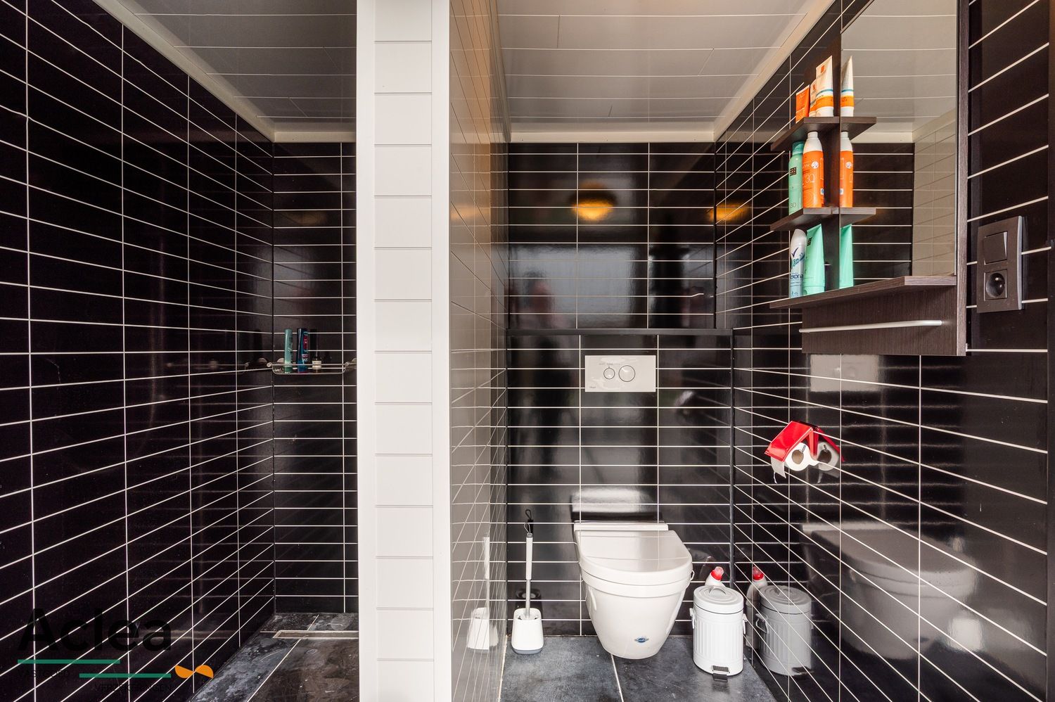 Moderne instapklare villa met zwembad en poolhouse foto 34