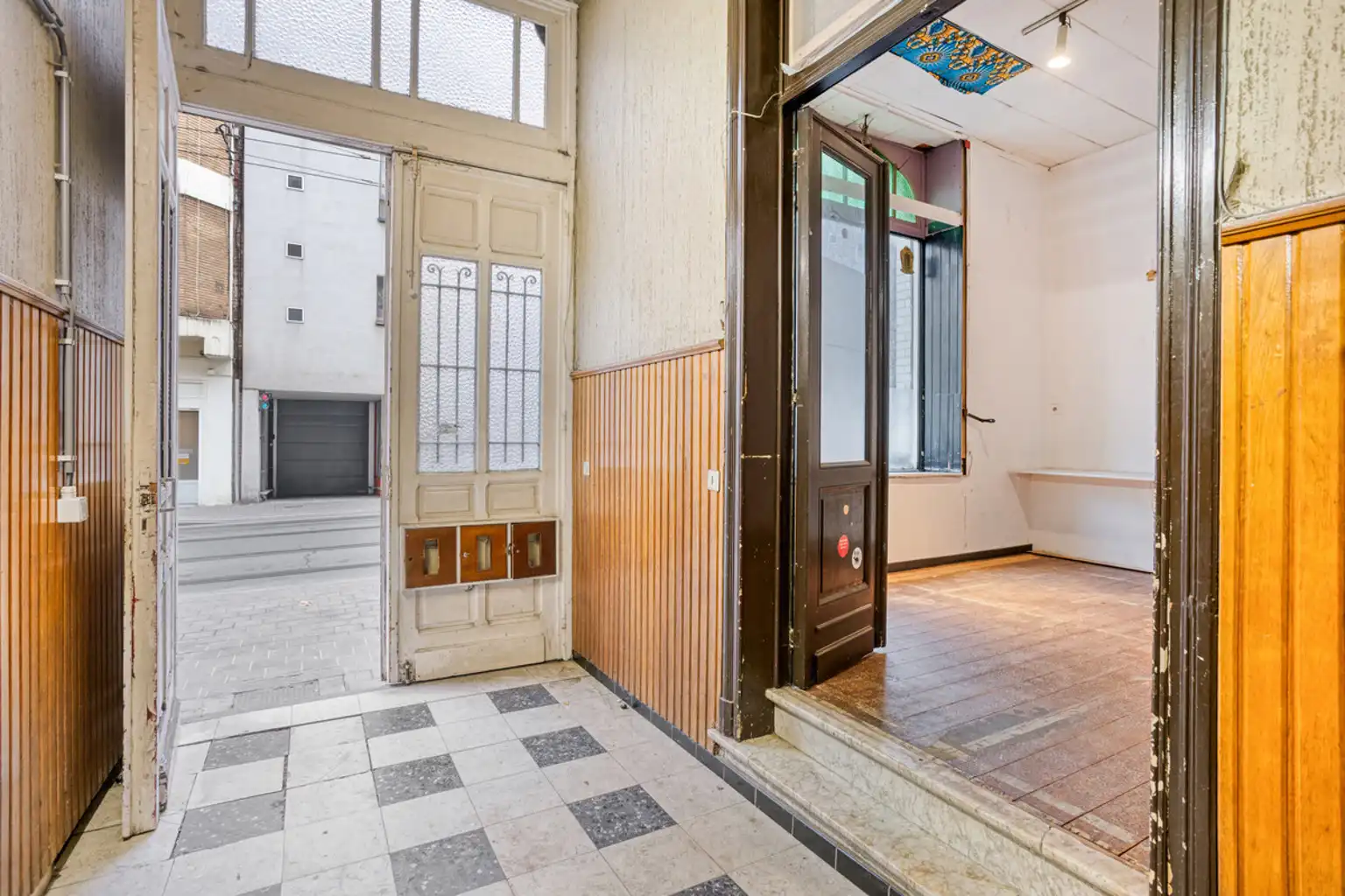 Commercieel gelijkvloers met achterliggend werkplaats foto 4