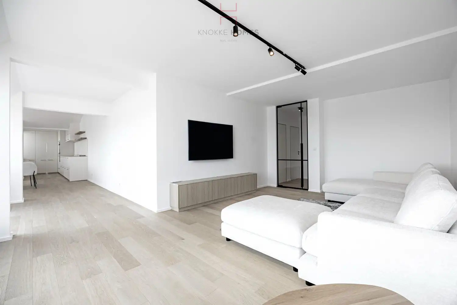 Ruim en lichtrijk appartement vlakbij het strand van Duinbergen foto 3