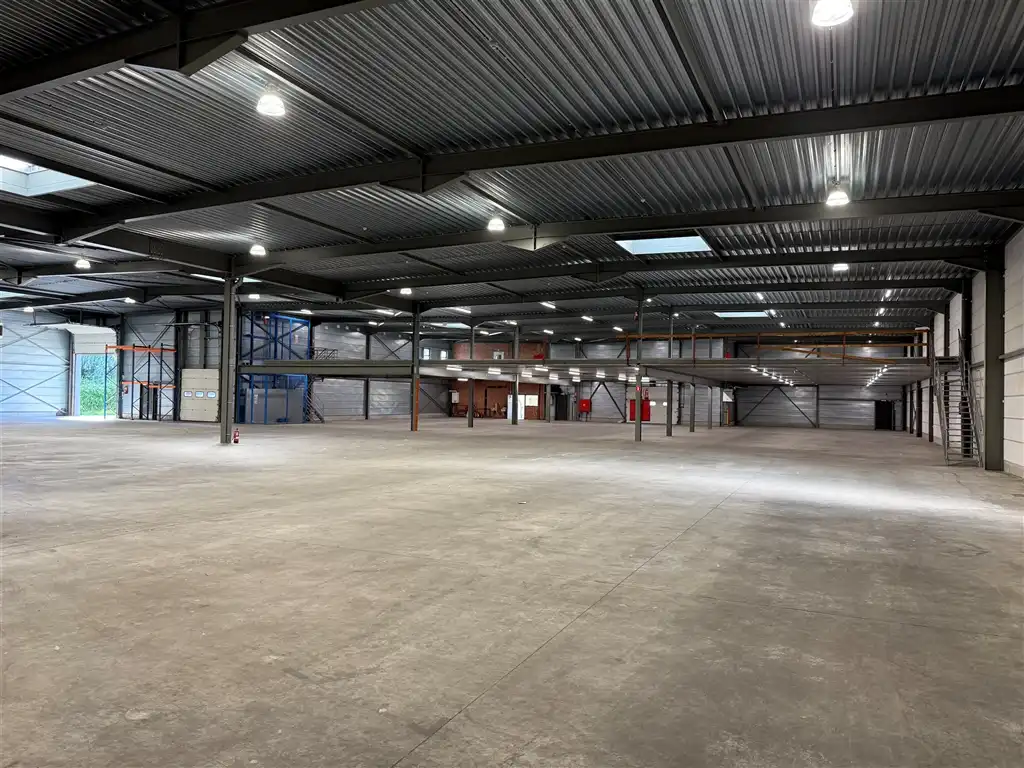 Polyvalent bedrijfsgebouw foto 11