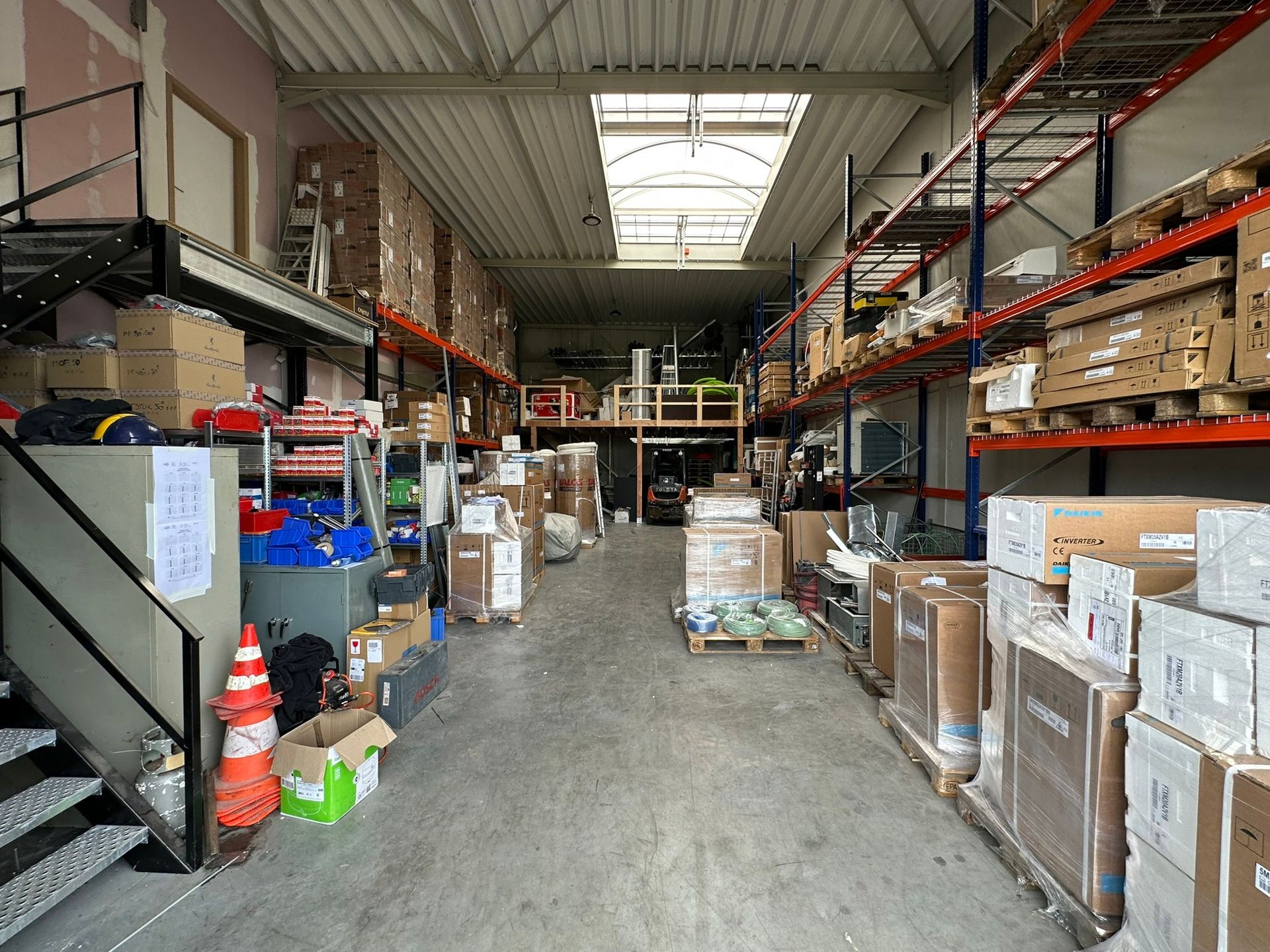 Prachtige nieuwbouw KMO-unit te koop in Stabroek  foto 8