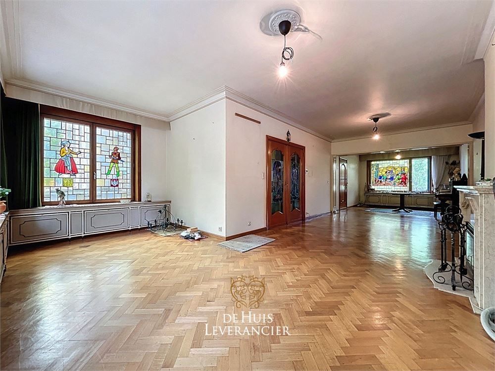 Wonen in het hart van Wilrijk met ruimte voor meer dan alleen een warme thuis foto {{pictureIndex}}