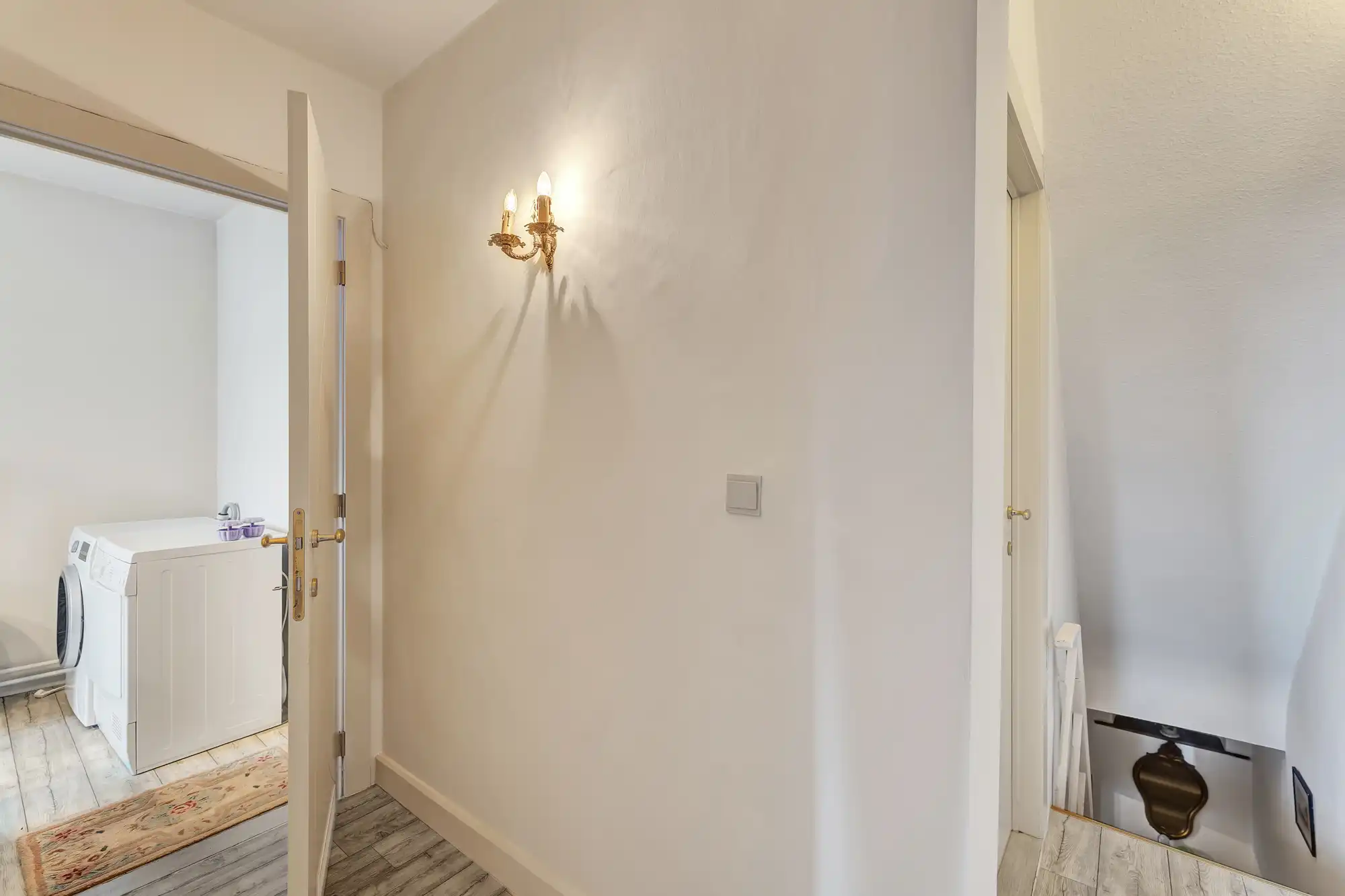 Goed onderhouden woning met garage foto 17