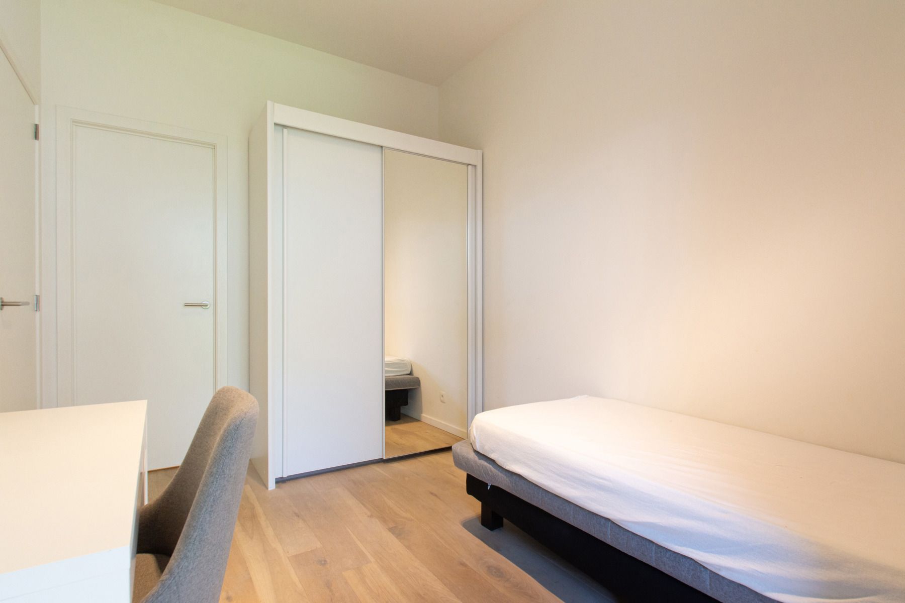 2 slaapkamer gemeubeld app. met groot terrras foto 12