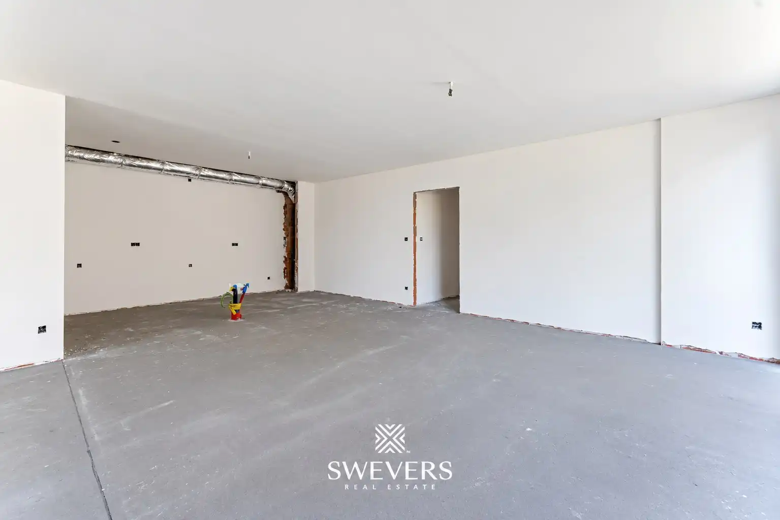 Gelijkvloers 3-slaapkamer appartement met eigen inkom en 2 terrassen in Houthalen foto 8
