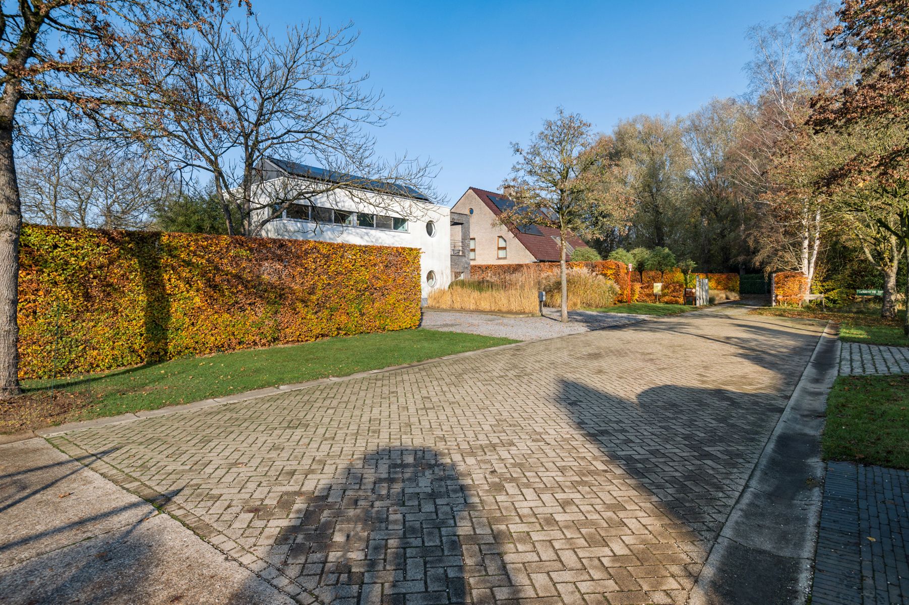 Moderne villa in een doodlopende straat vlakbij het centrum foto 35