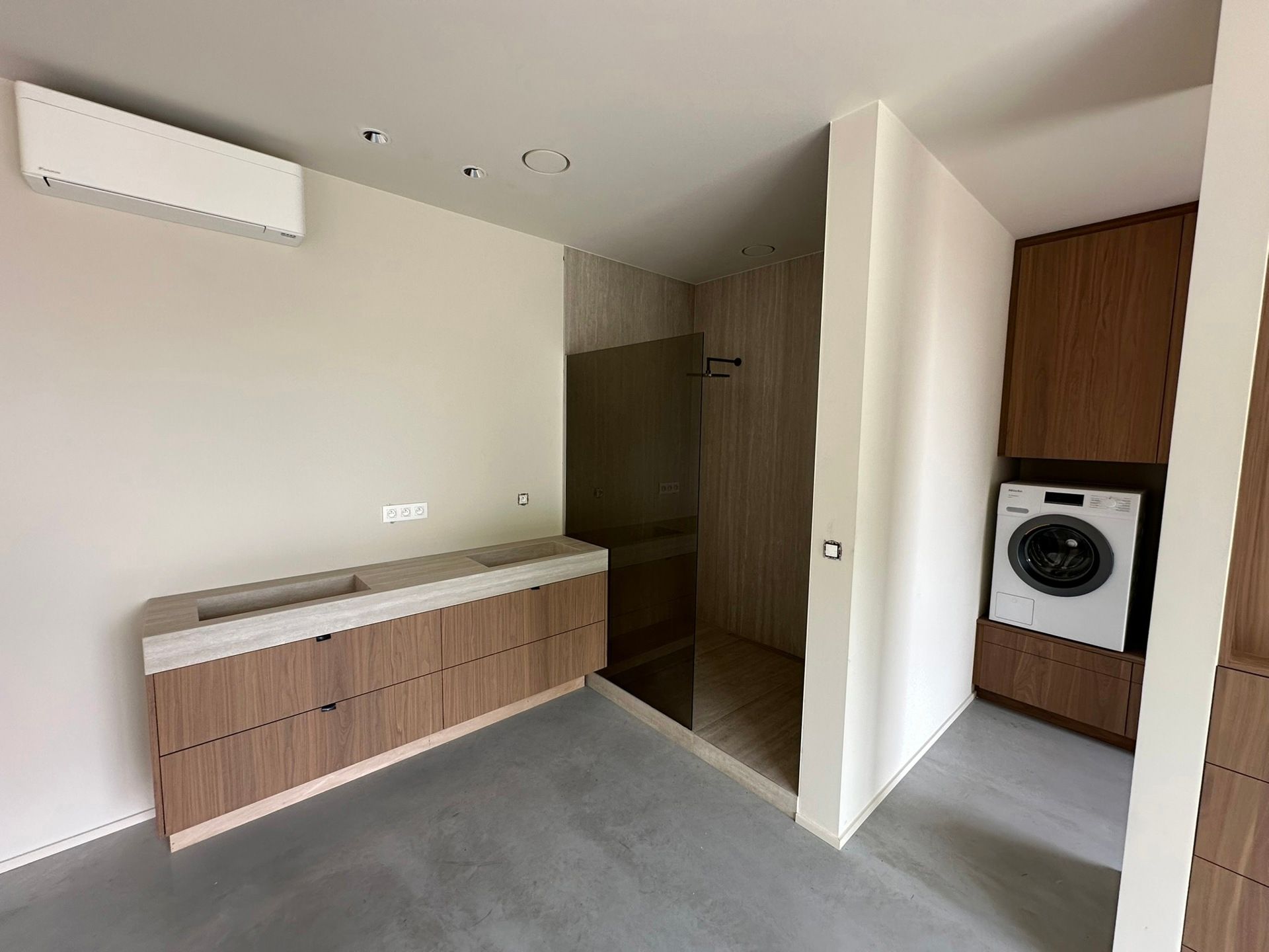 Prachtige nieuwbouw KMO-unit te koop in Stabroek  foto 15
