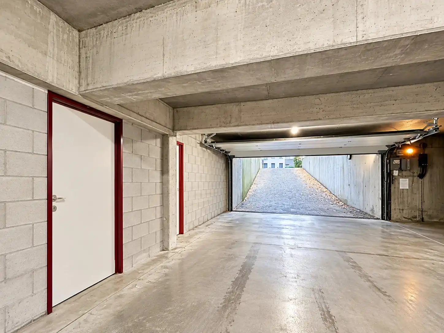 Ruim appartement met 2 slaapkamers, 2 staanplaatsen en 3 kelders foto 31