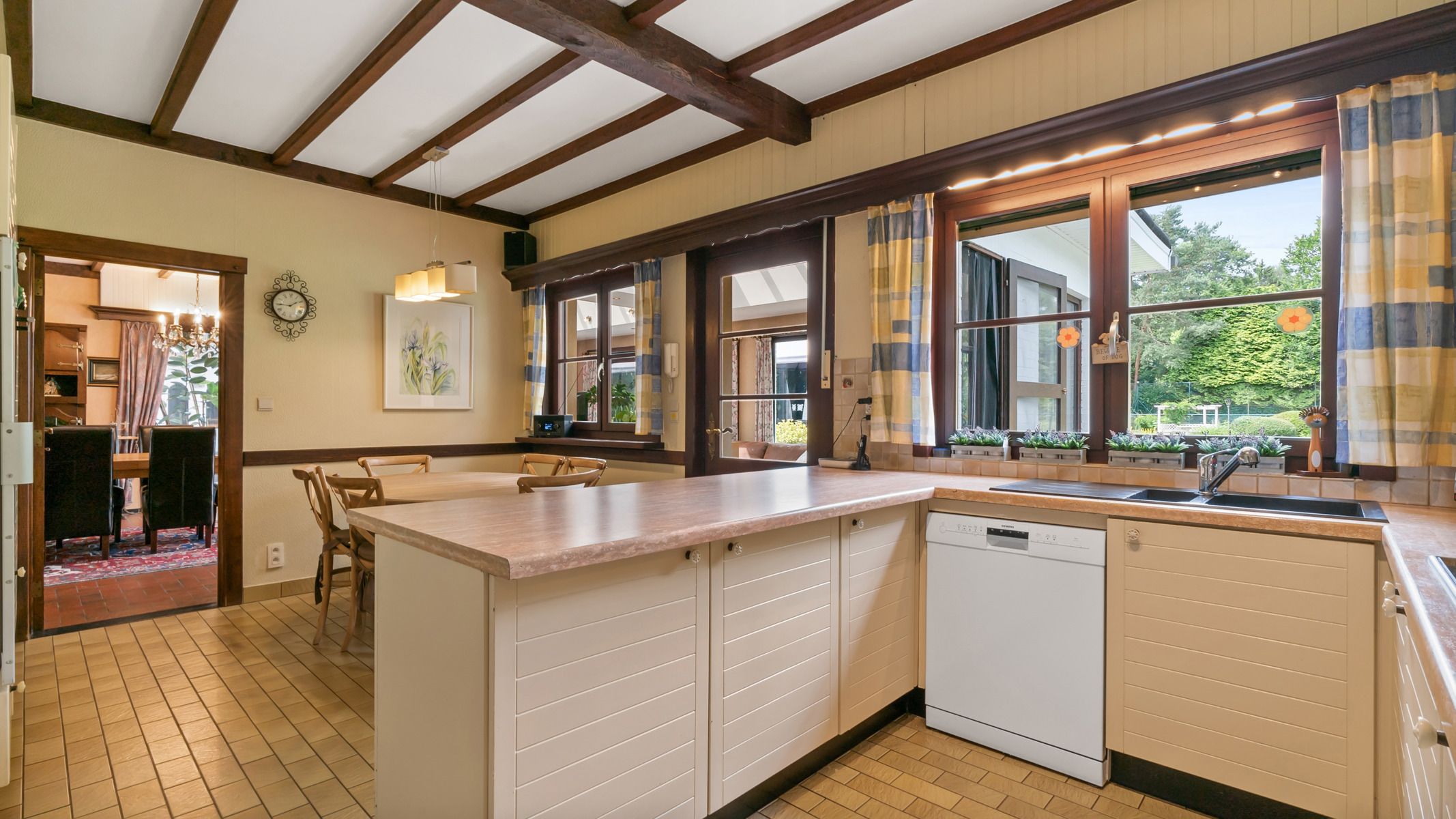 Ruime villa nabij het park van Schilde op ca. 3669 m². foto 10