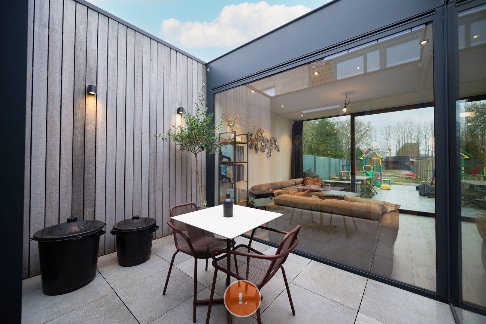 Gerenoveerde woning met loods (100m²) te koop in Menen foto 9