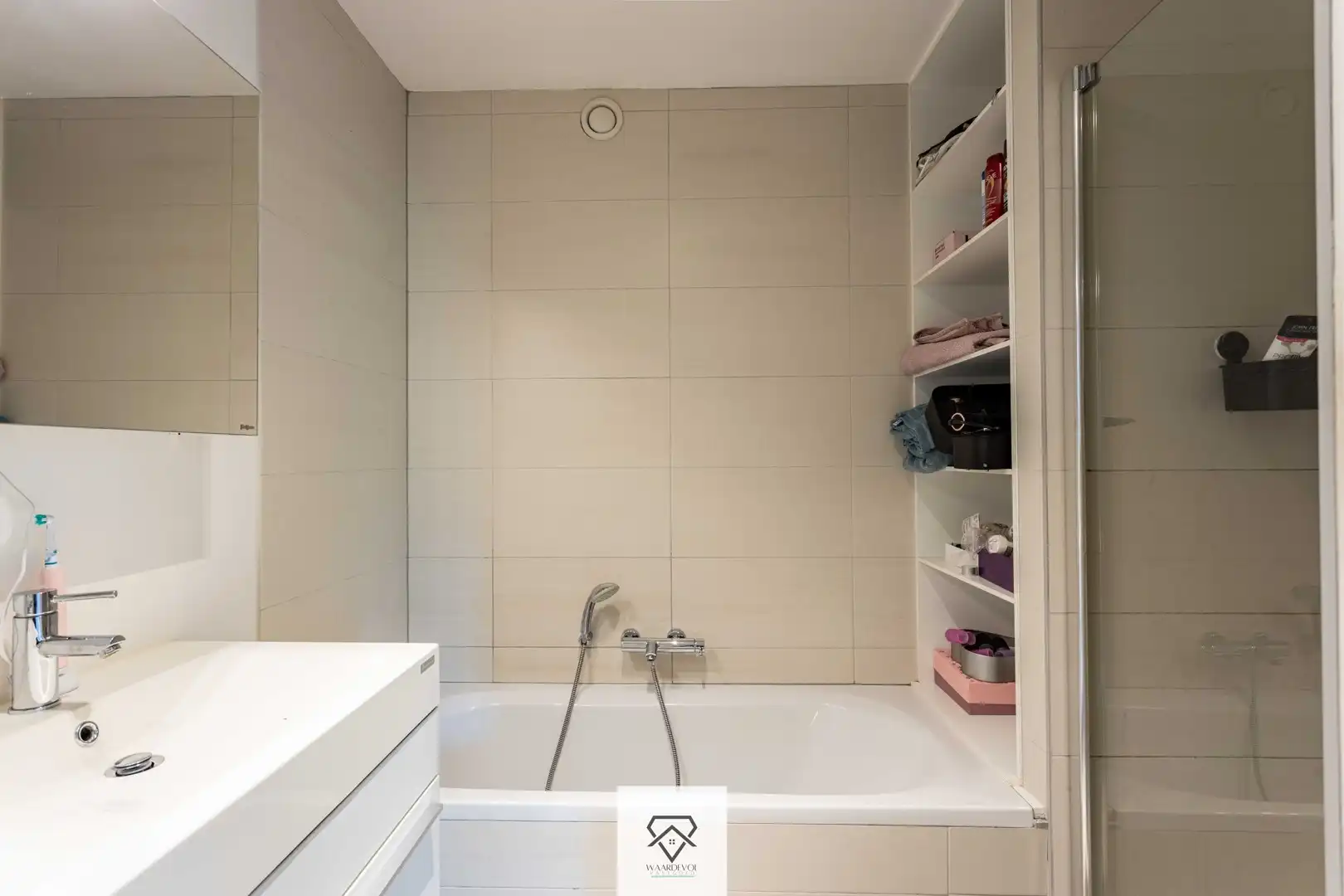 Lichtrijk hoekappartement met 2 slaapkamers en terras te Portus Ganda foto 15