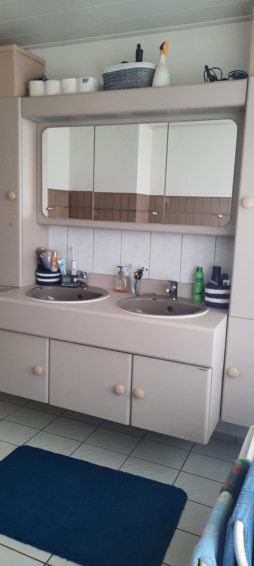 Halfopen woning met 3 slaapkamers, tuin en garage te Neeroeteren.  foto 8
