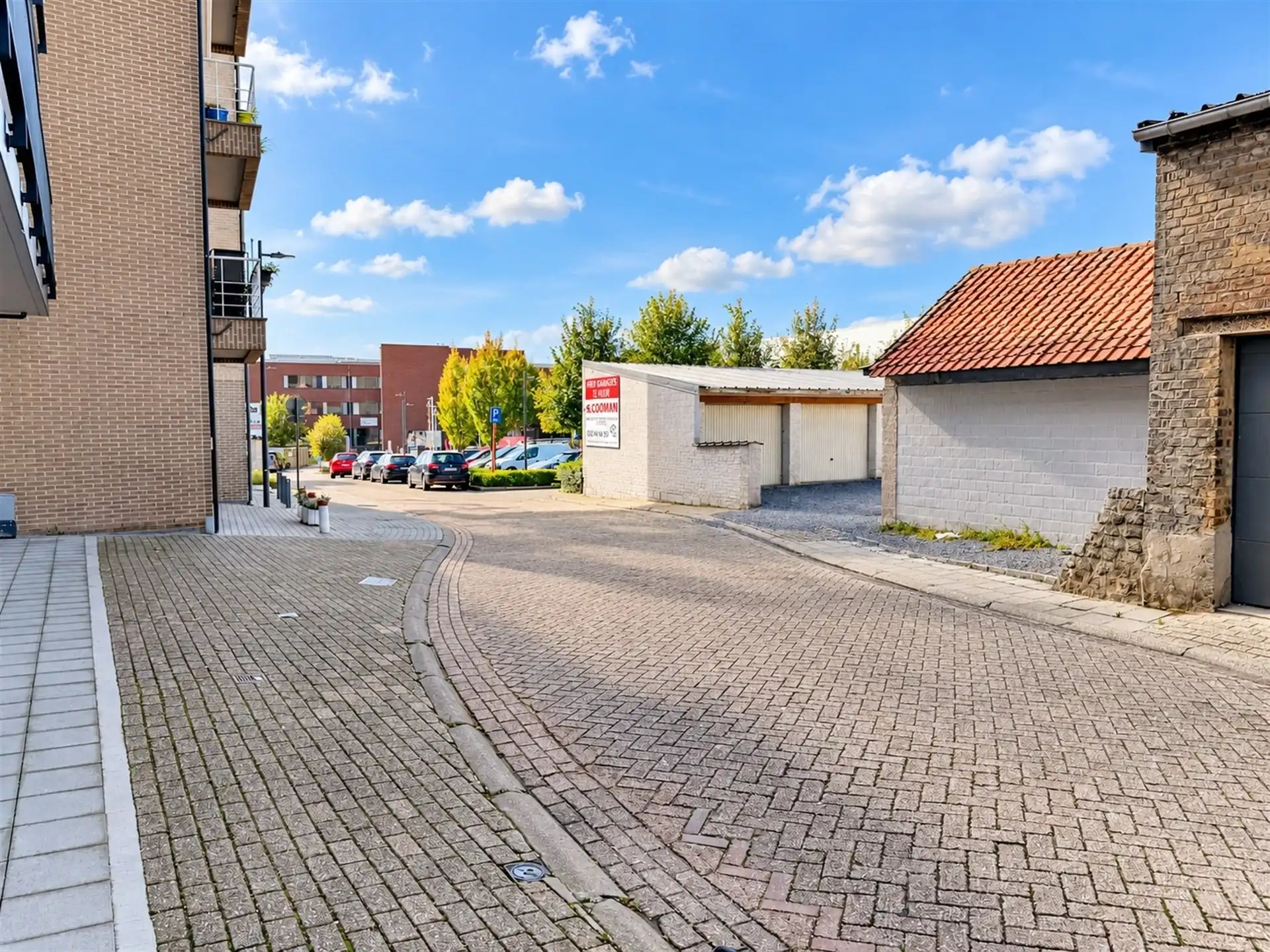 Centraal gelegen garagebox in Denderhoutem foto 6