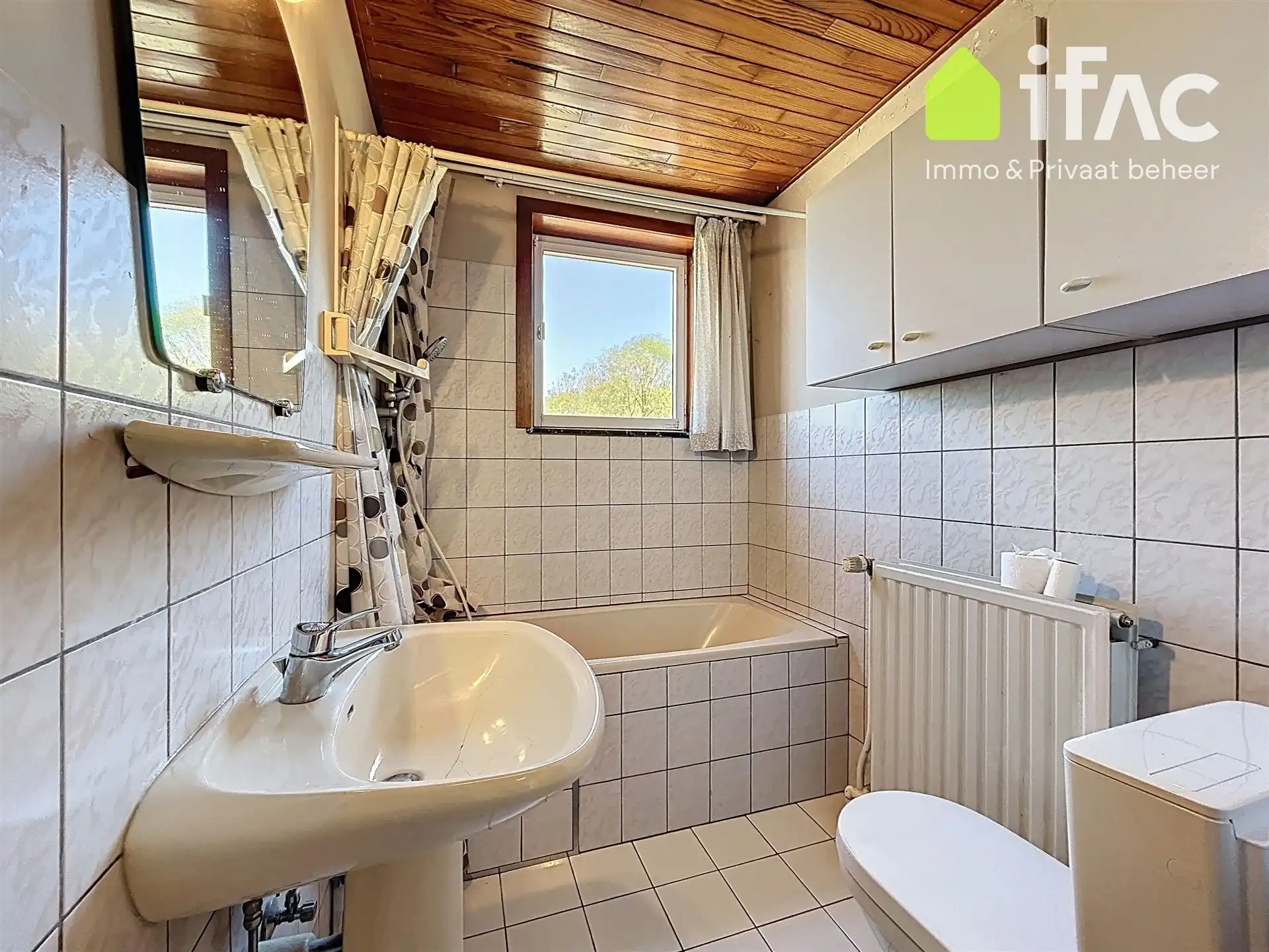 Uitstekend gelegen halfopen bebouwing met 3 slaapkamers foto 15