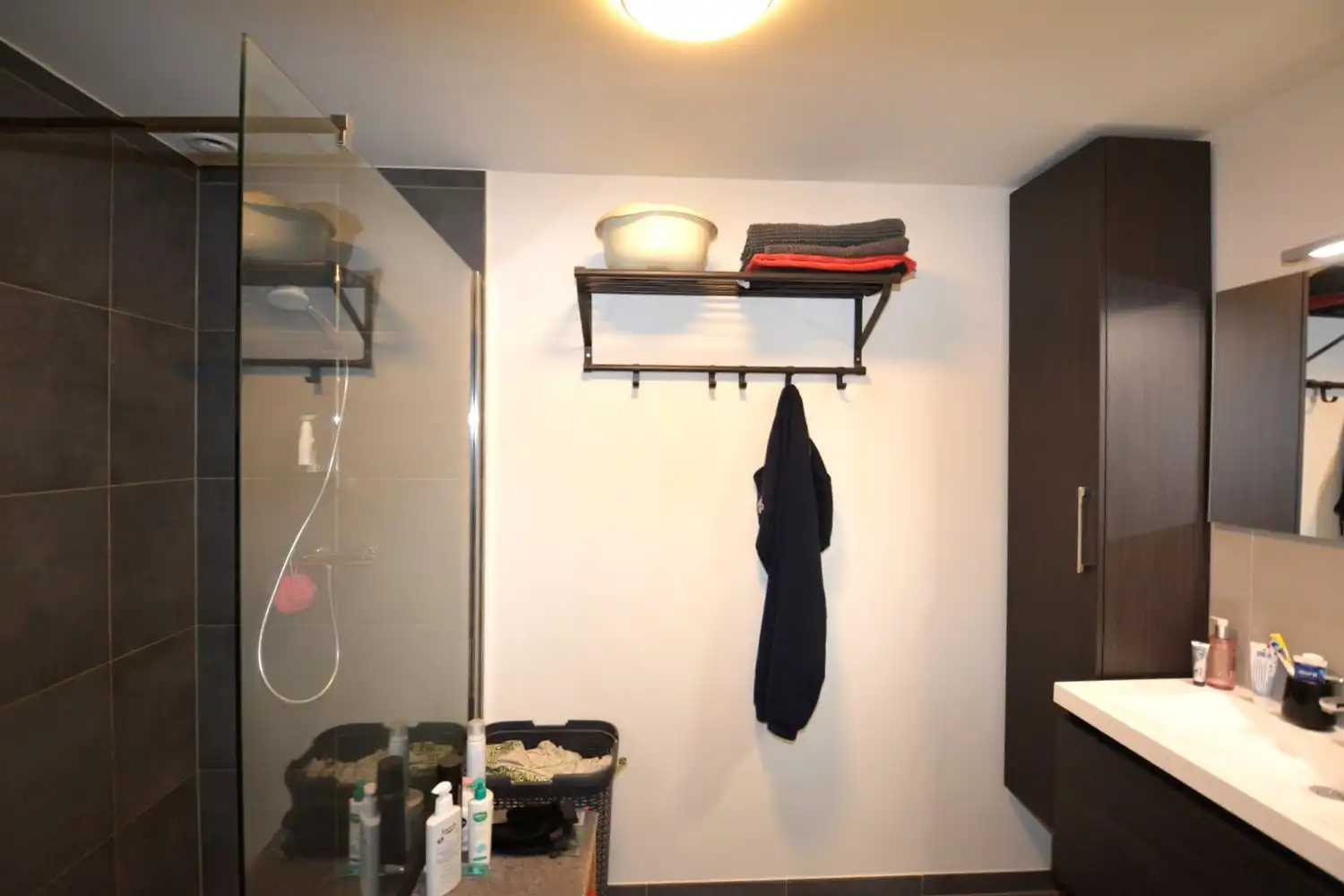 RECENT APPARTEMENT MET 2 SLK, TERRAS EN PARKING! foto 10