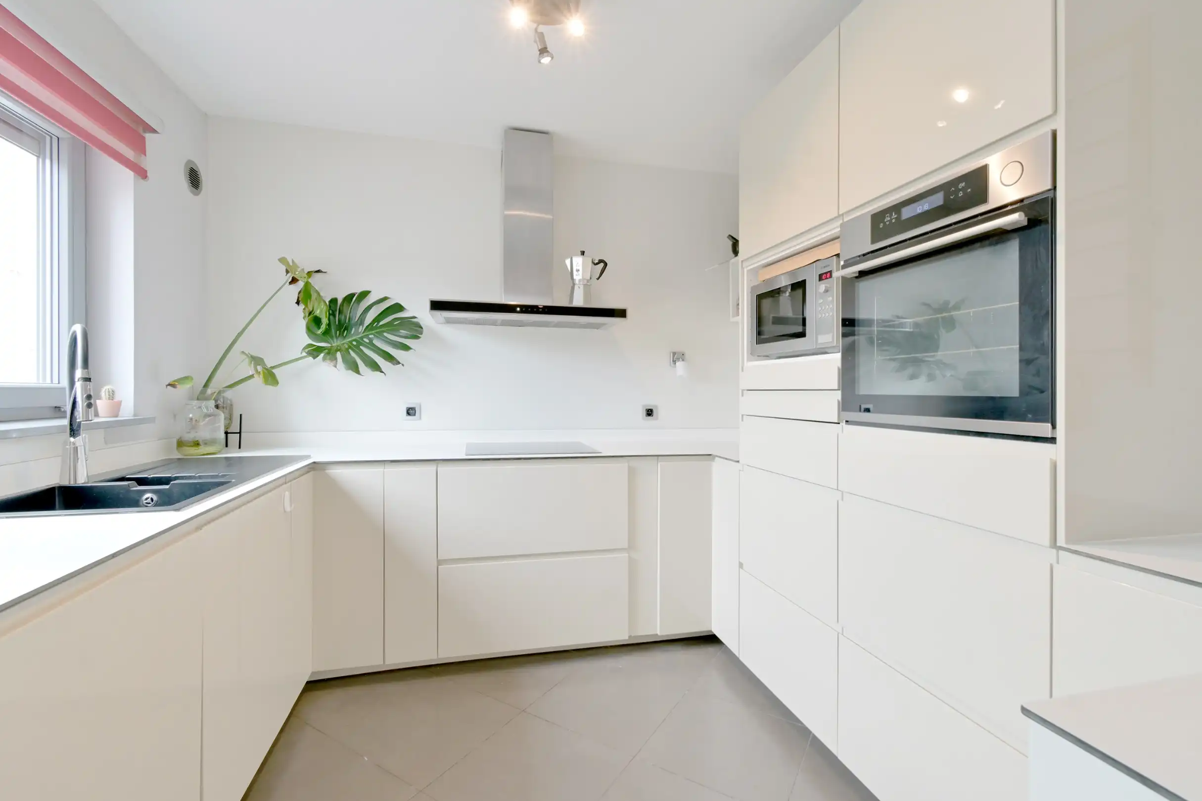 Instapklare gezinswoning met 3 slaapkamers, tuin én garage foto 14