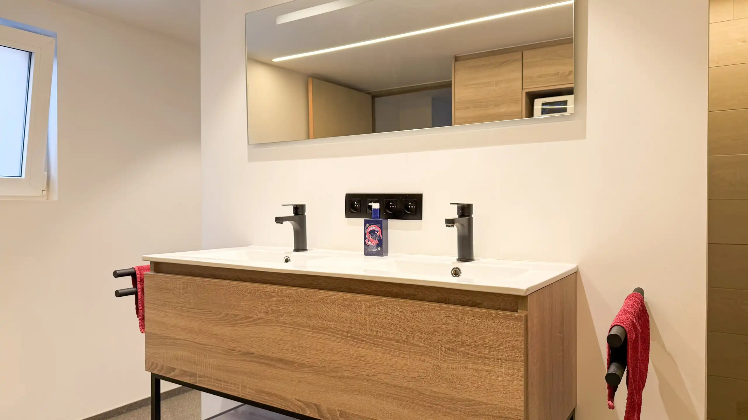 Gerenoveerde woning met veel ruimte en 6 slaapkamers! foto 15