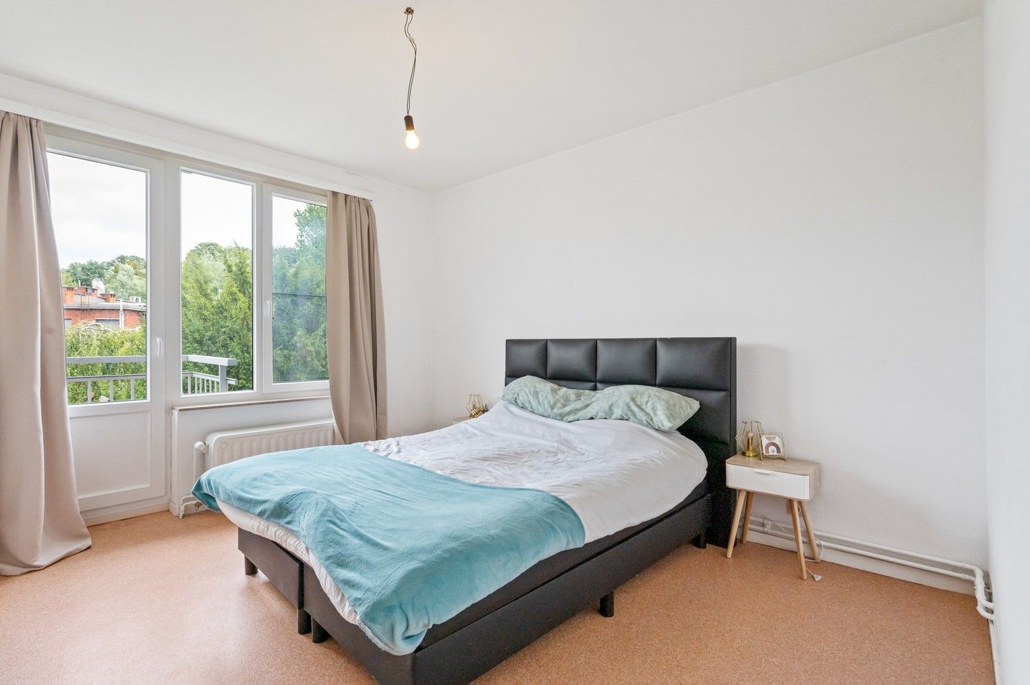 Opbrengsteigendom met 2 appartementen en garage te Deurne! foto 8