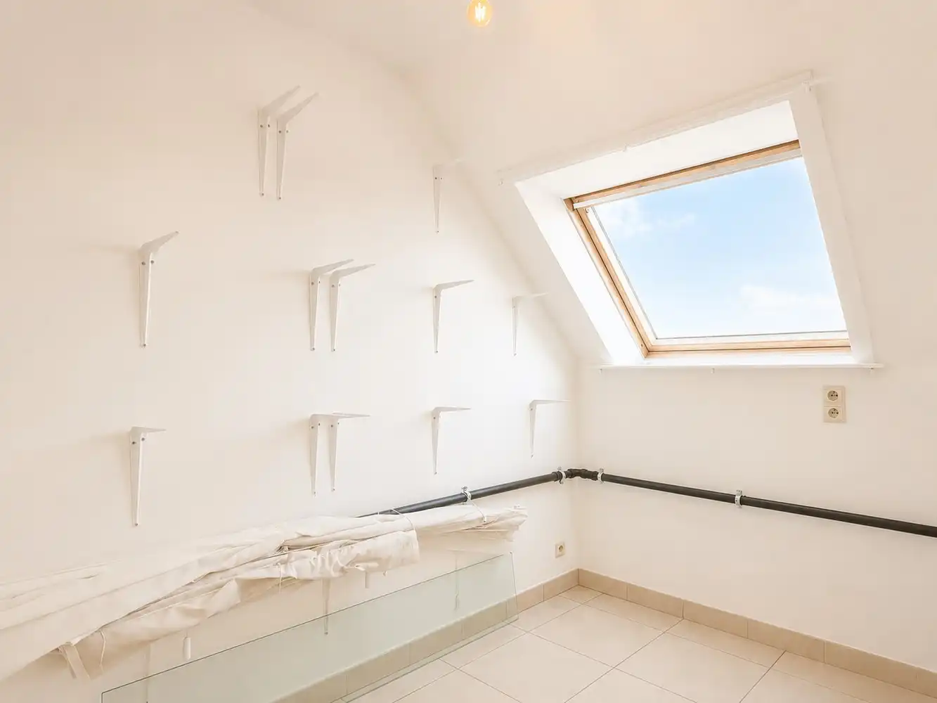 Instapklaar en zonnig twee slaapkamer appartement in het centrum van Eke foto 5