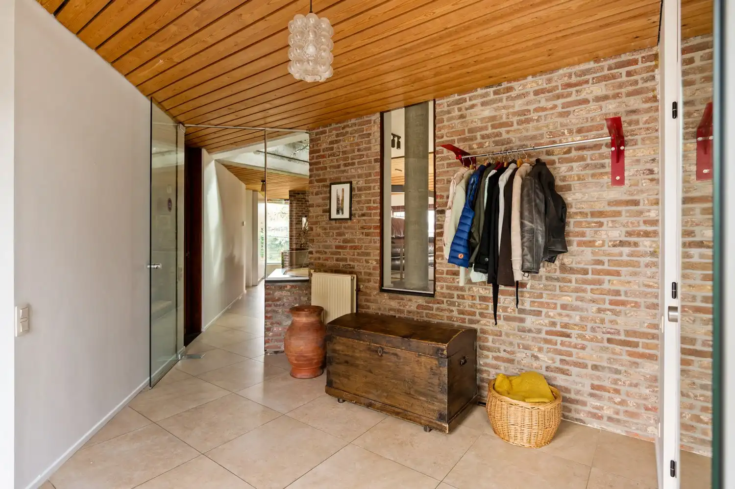 Open bebouwing met 4 slaapkamers, 2 badkamers en tuin in Borsbeek! foto 4