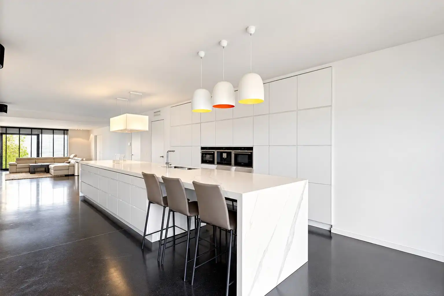 Polyvalent bedrijfsgebouw op strategische locatie te koop foto 12