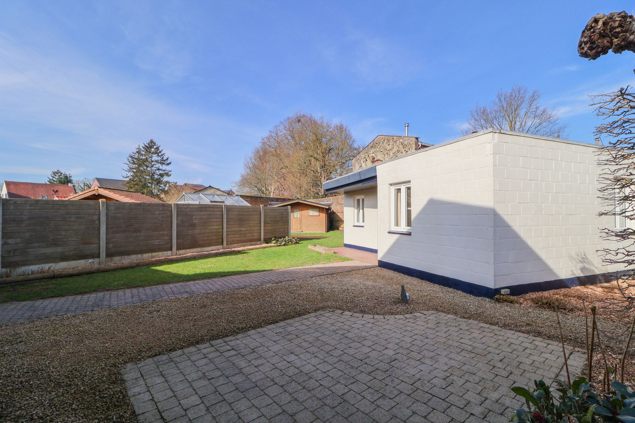 Uitstekend gelegen bungalow foto 15