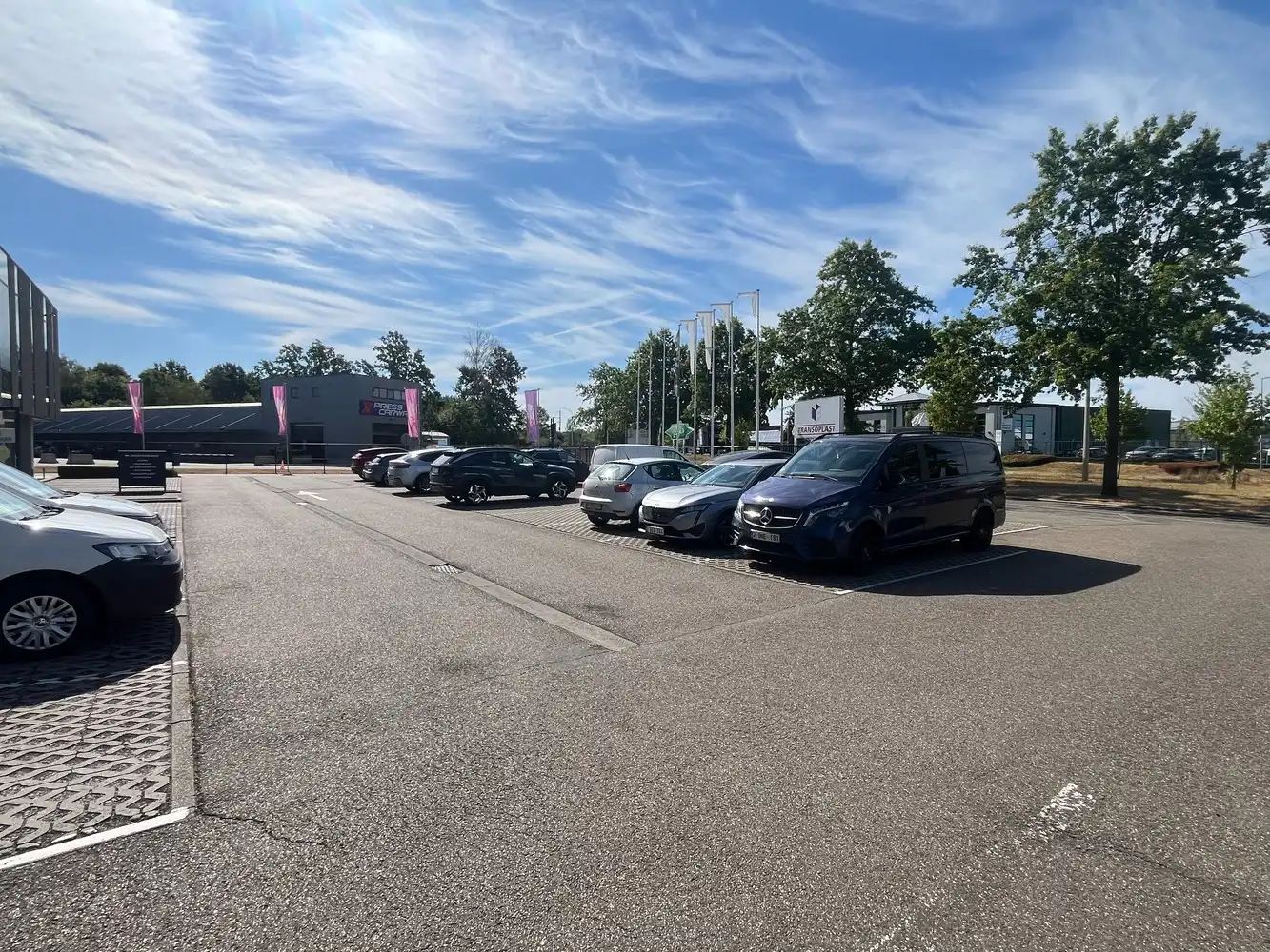 Showroom met opslagruimte foto 12