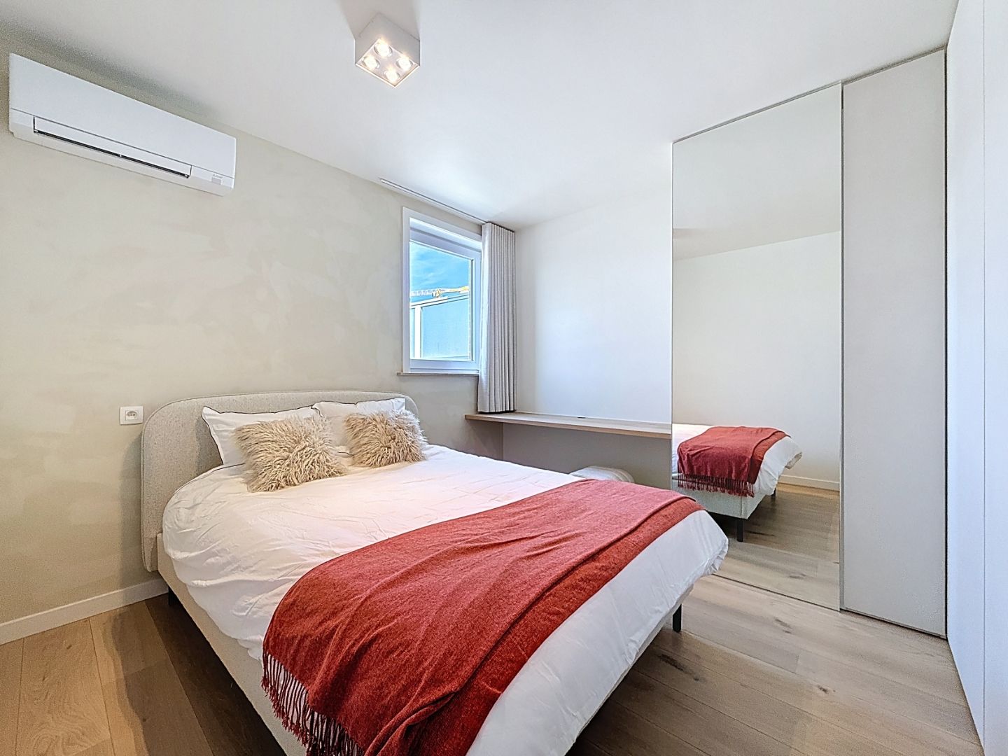 Luxueus gerenoveerde penthouse met twee ruime terrassen te Nieuwpoort foto 6