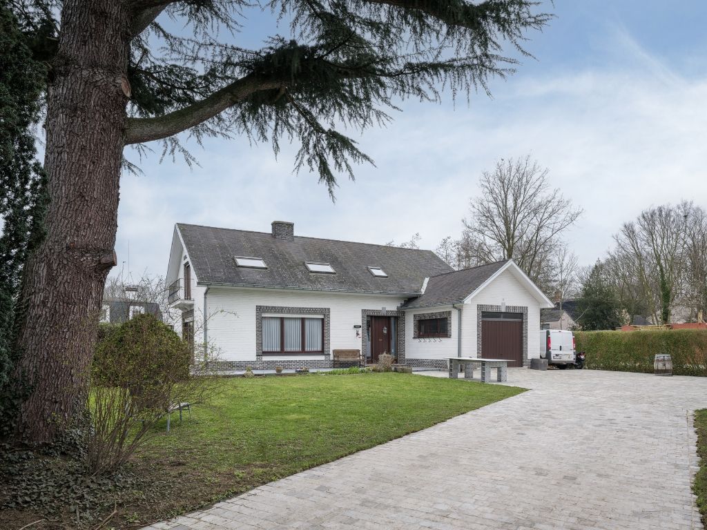 Villa tuin gelegen te Sint-Denijs-Westrem op een perceel van +/- 1.130m2 foto 1