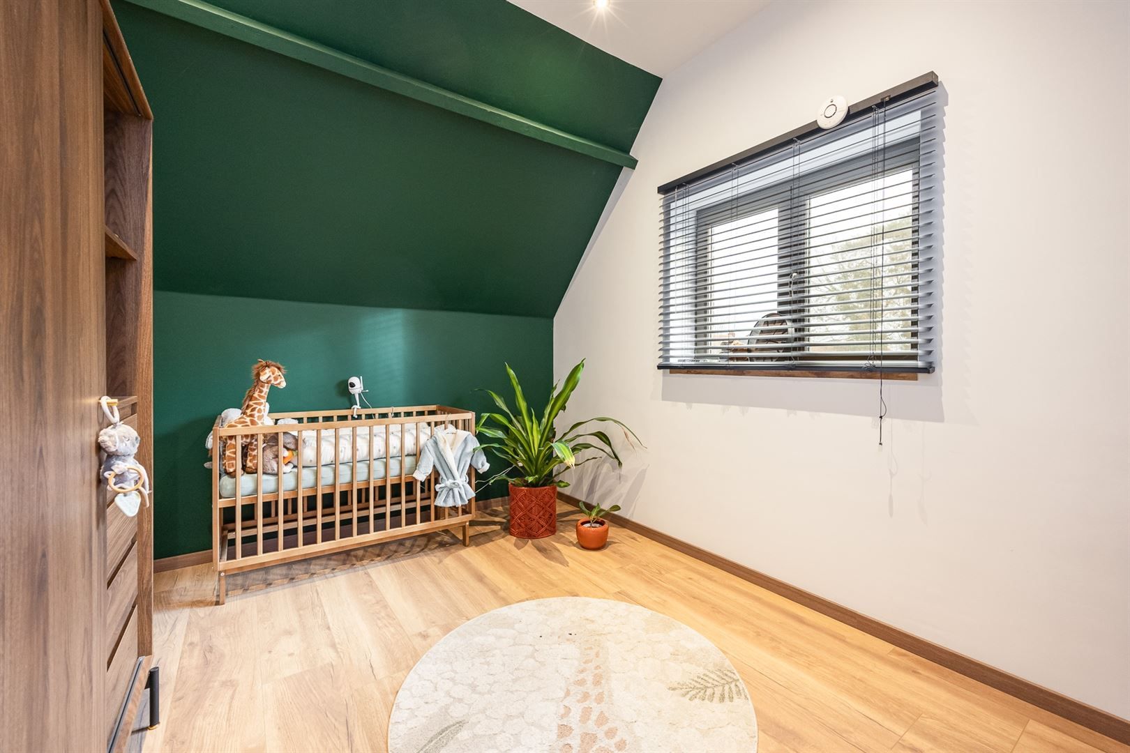 Karaktervolle woning met 4 slaapkamers en praktijkruimte. foto 20