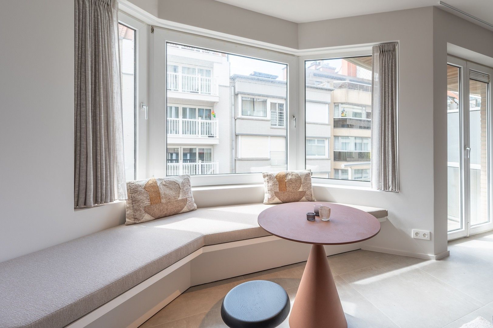 Luxueus gerenoveerd appartement met zijdelings zeezicht, ideaal gelegen nabij het Driehoeksplein. foto 7