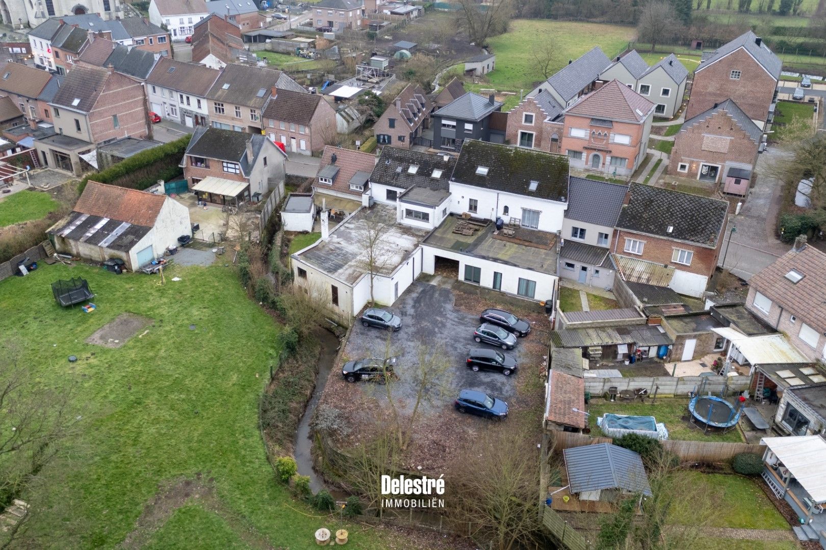 INVESTERINGSEIGENDOM GEMENGD GEBRUIK MET PARKING foto 36