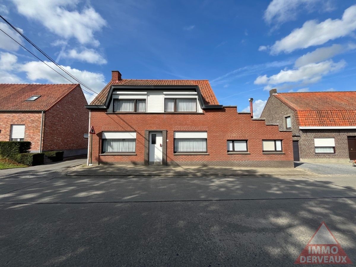 Moorslede – Halfopen woning met garage en ruime tuin foto 1