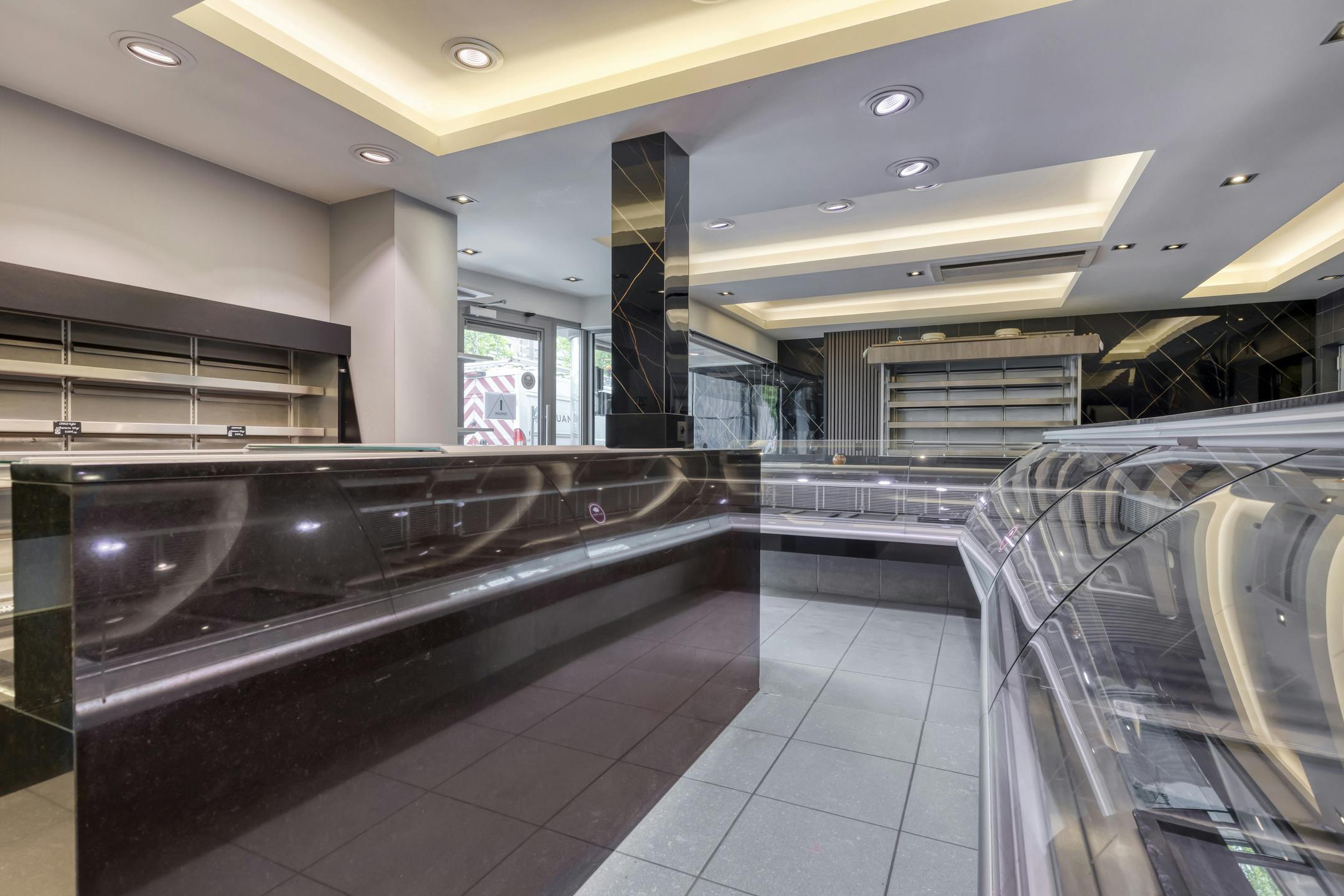 Handelspand van ca. 147 m² te koop in centrum Mortsel  foto 3