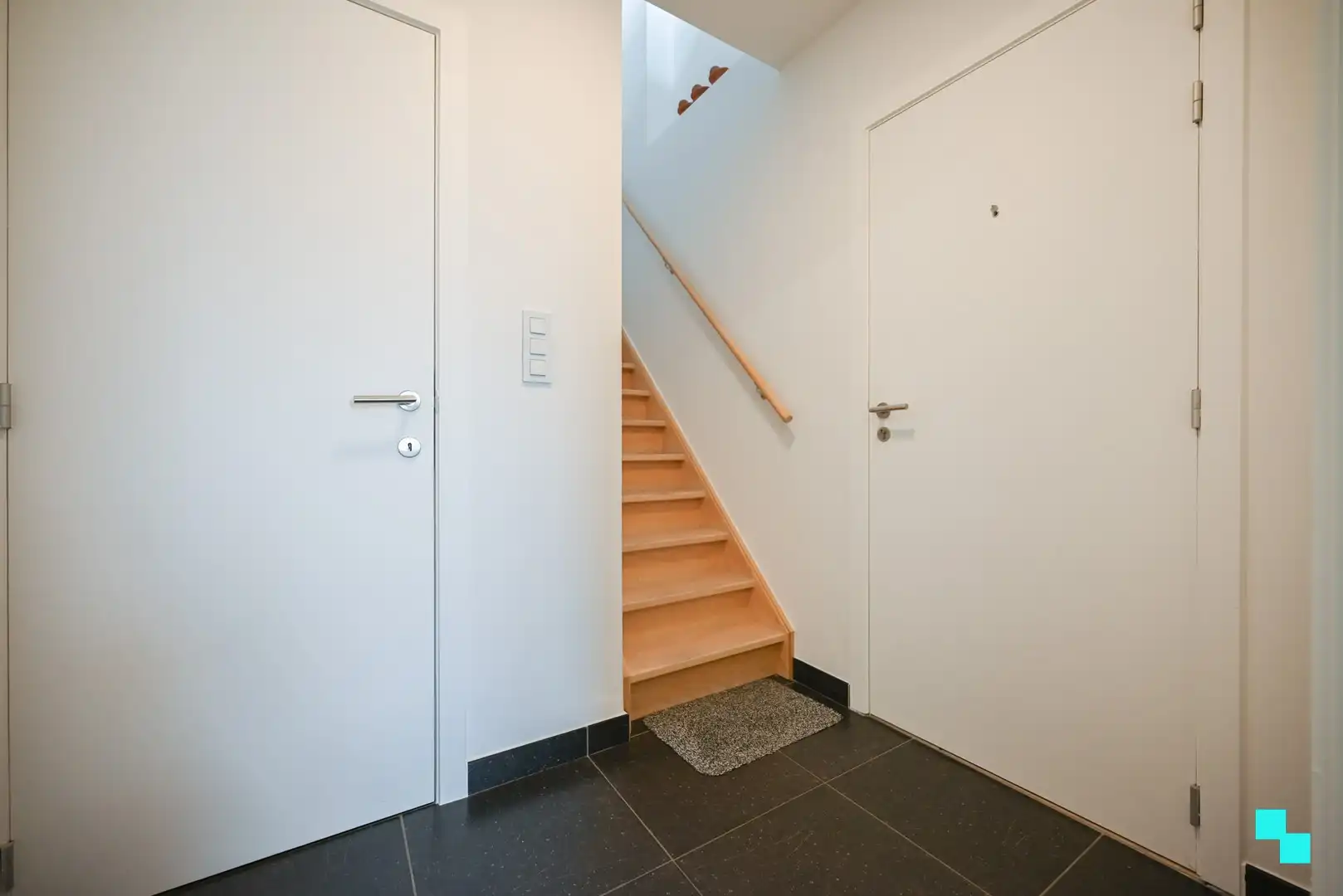 Centraal gelegen kantoorruimte te Lendelede foto 2