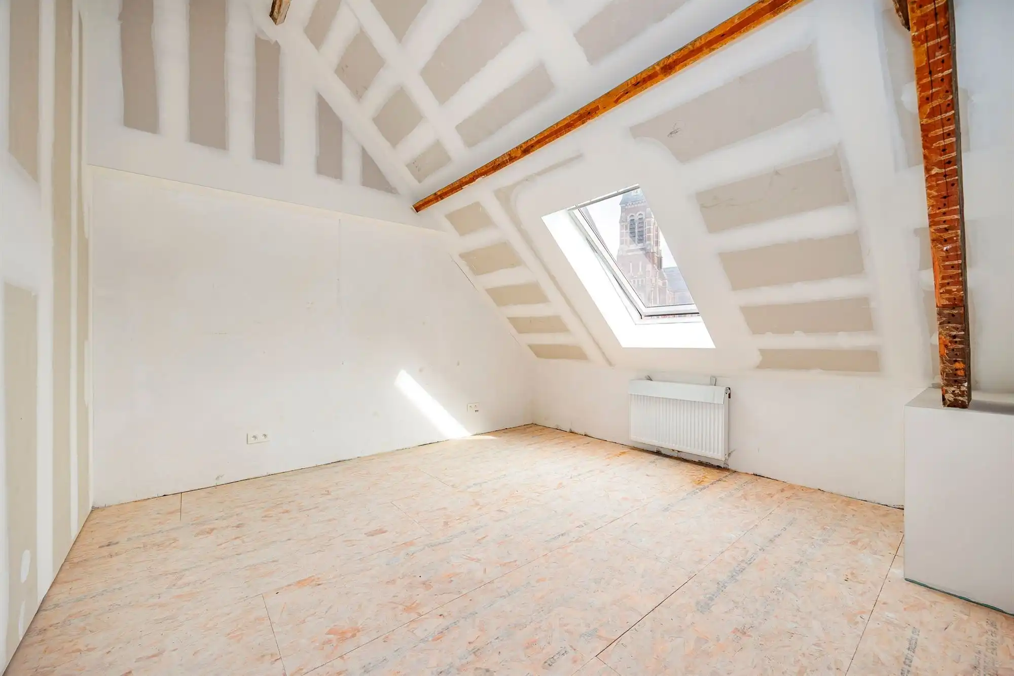 Volledig gerenoveerde stadswoning met praktijkruimte foto 12