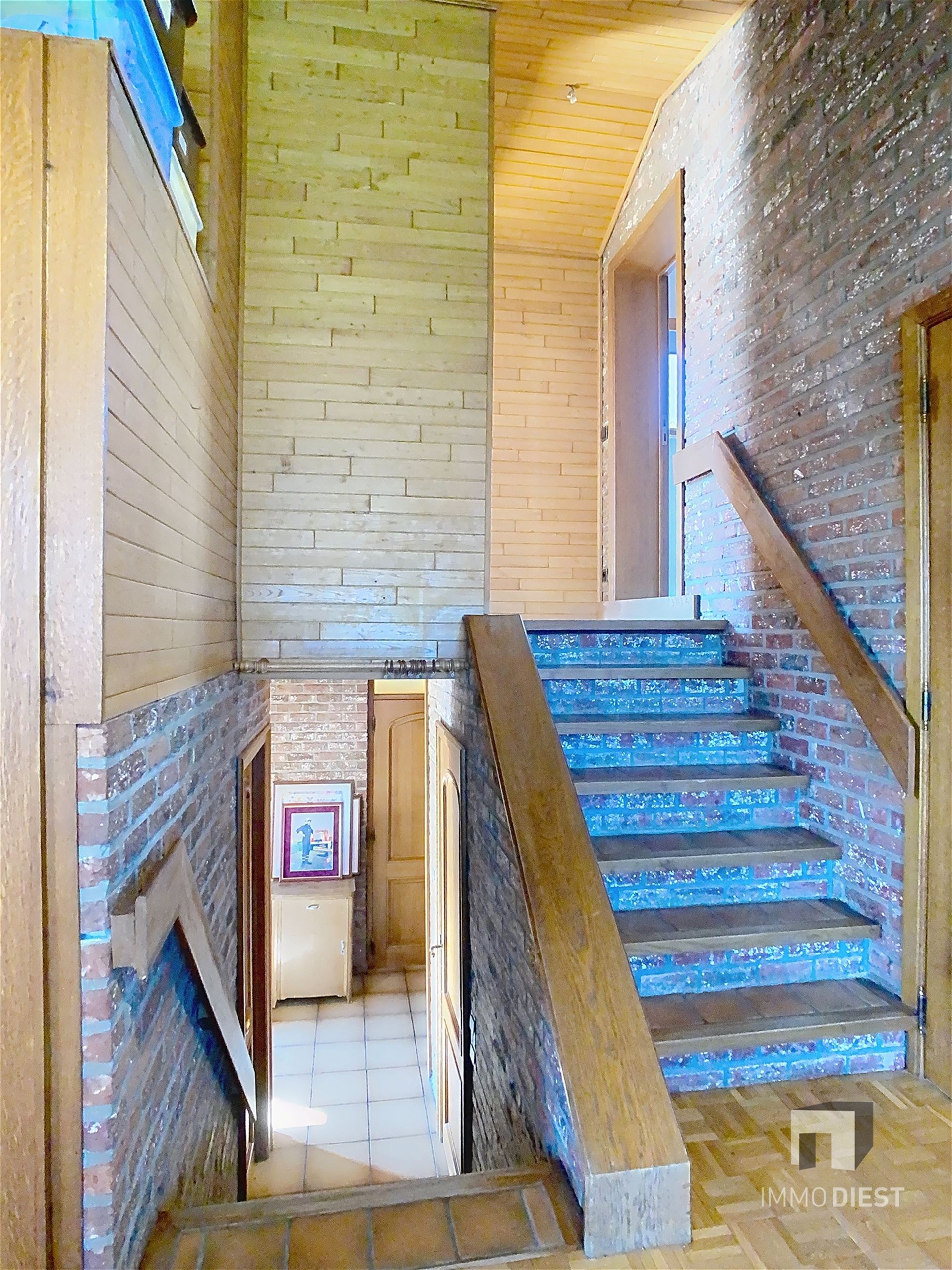 Op te frissen splitlevelwoning met karakter, ruimte en een prachtige tuin op toplocatie! foto 14