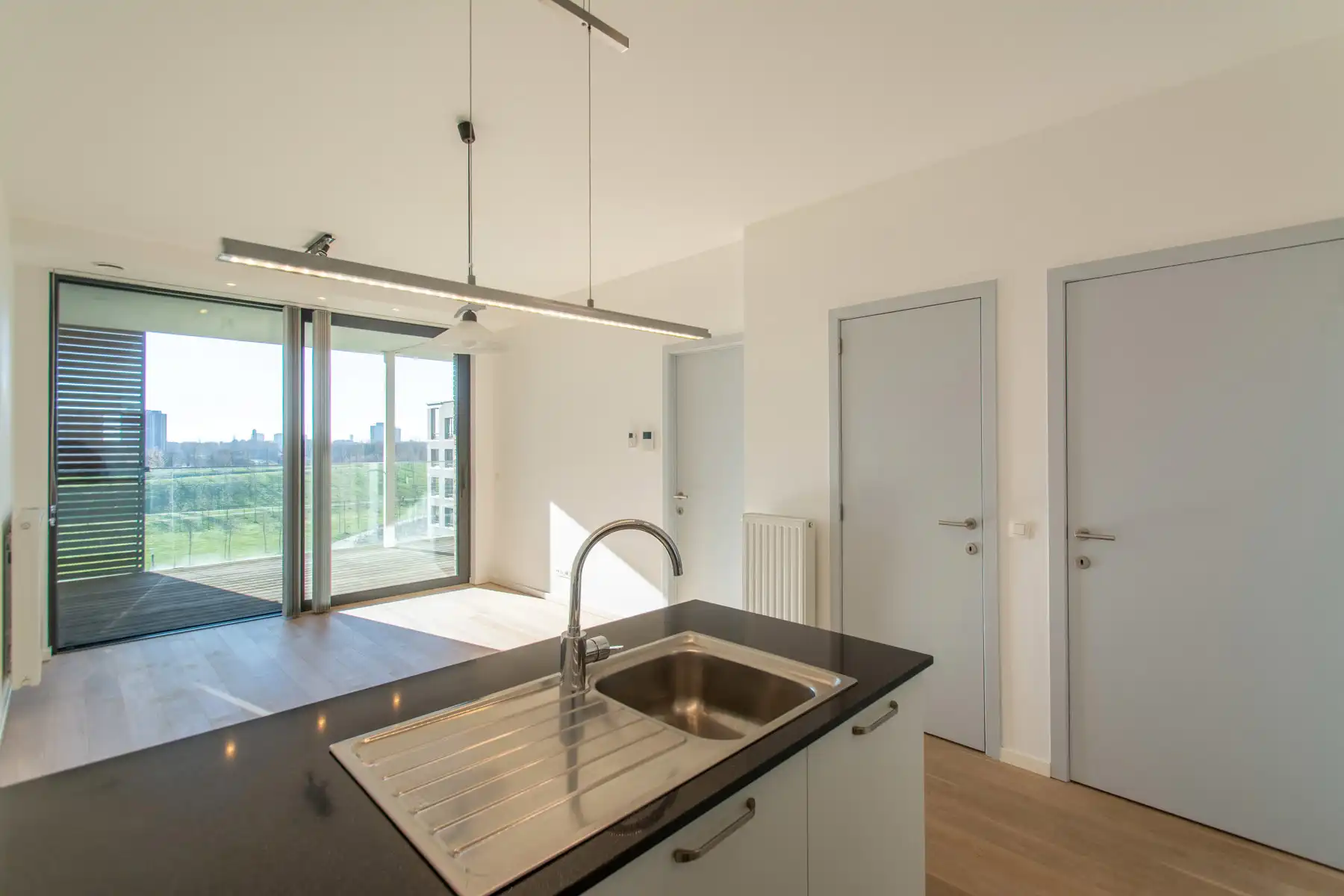 Gezellig 1slpk app. met prachtig terras en zicht op park  foto 3