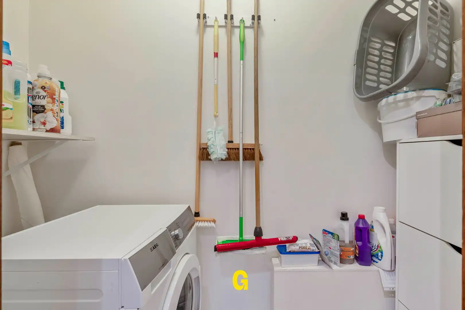 Uitstekend verzorgd 2-slaapkamer appartement in hartje Bilzen, met standplaats, kelderberging en terras met zicht op het Park van Haffmans foto 19